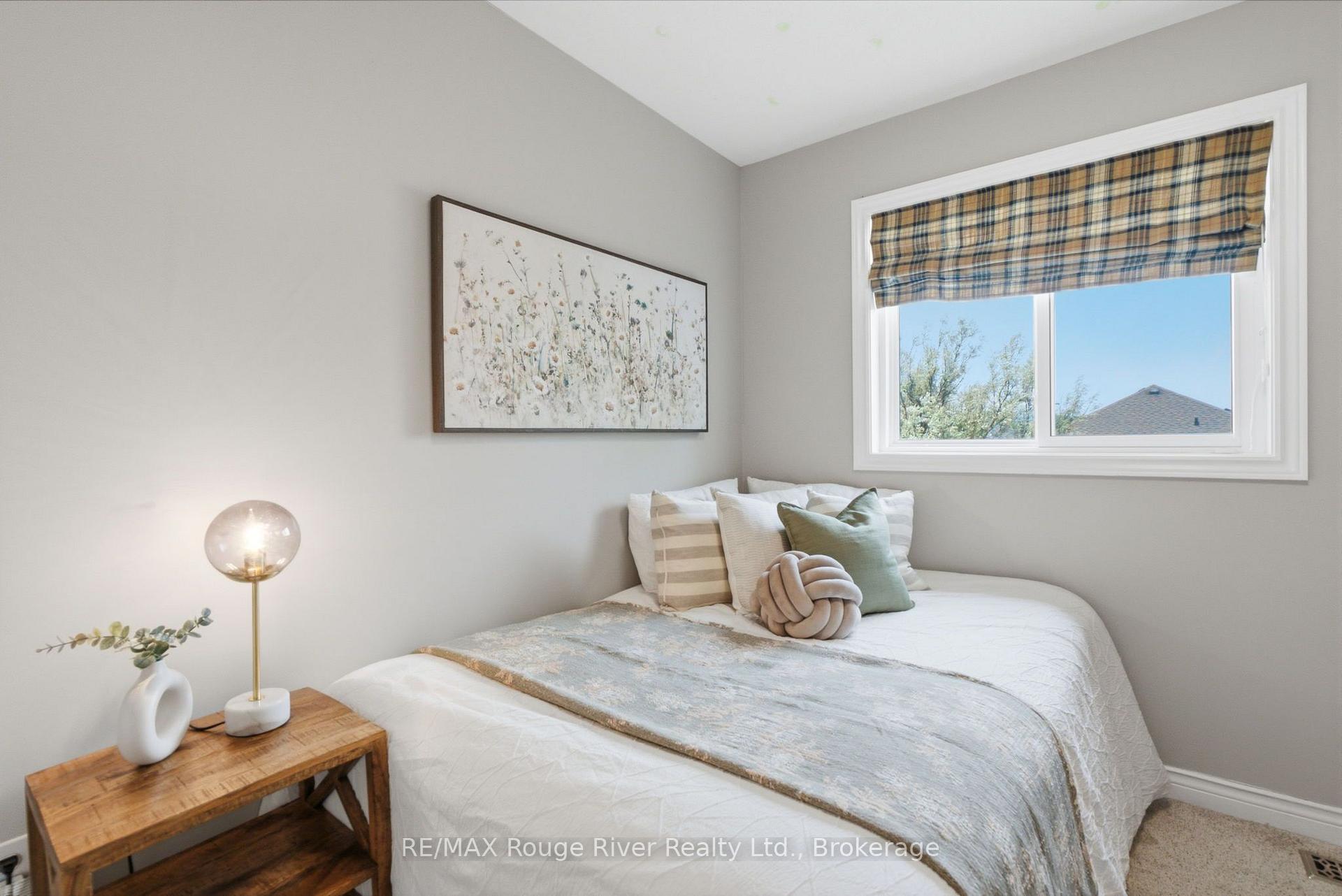 Photo 35 of 17 Floree Street, Whitby, Taunton North — HOMEH