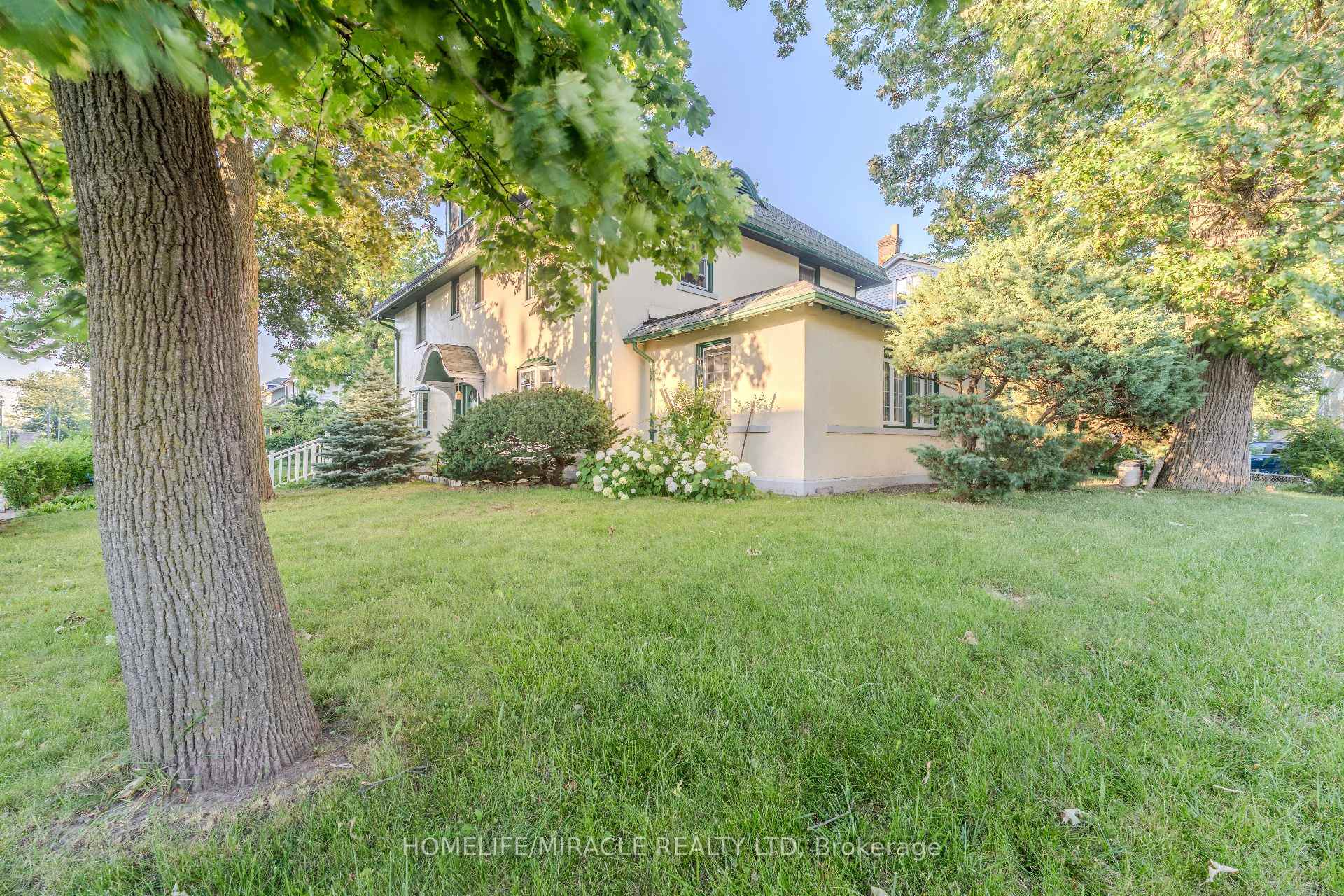 Photo 9 of 5214 Third Avenue, Niagara Falls, Cherrywood — HOMEH
