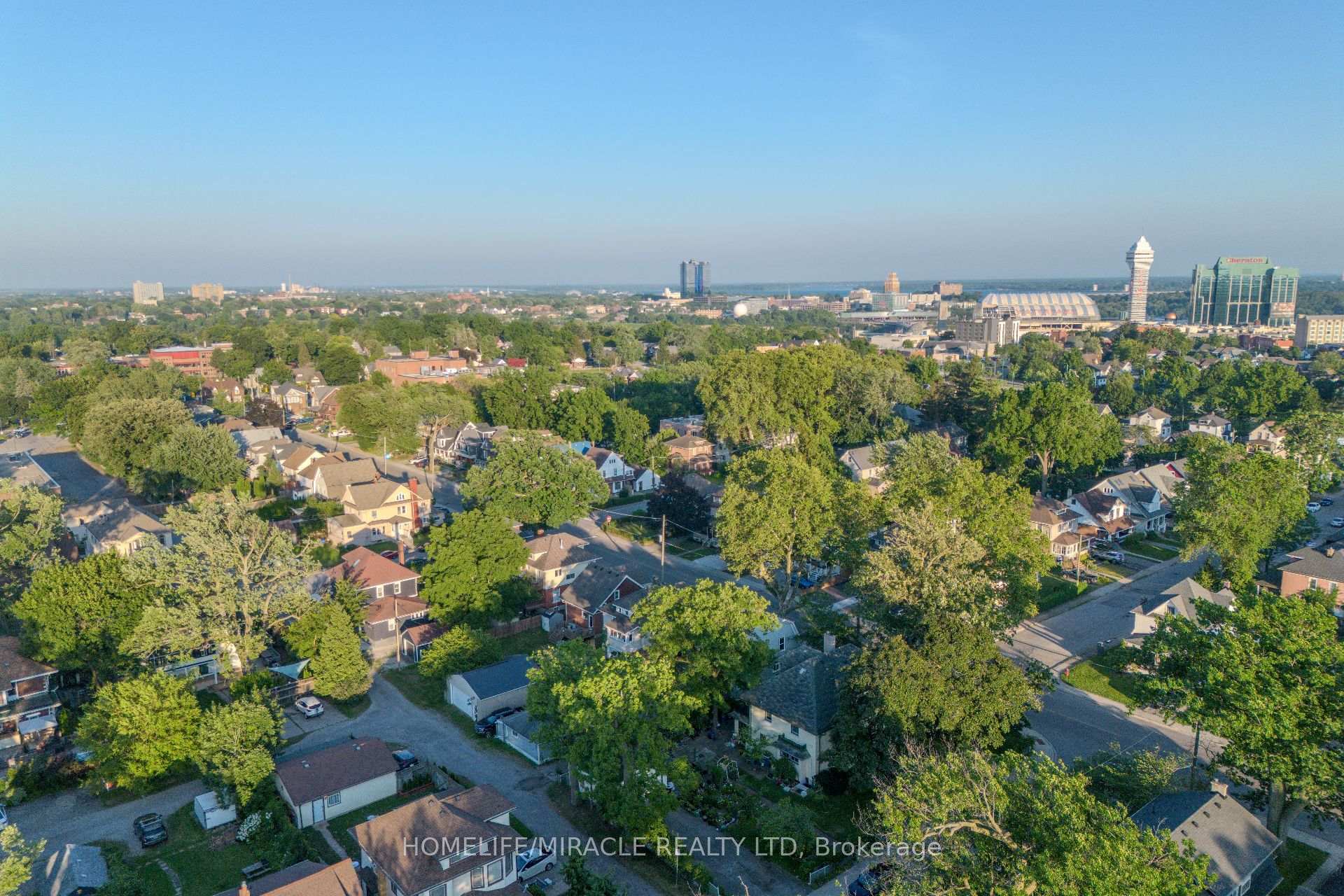 Photo 10 of 5214 Third Avenue, Niagara Falls, Cherrywood — HOMEH