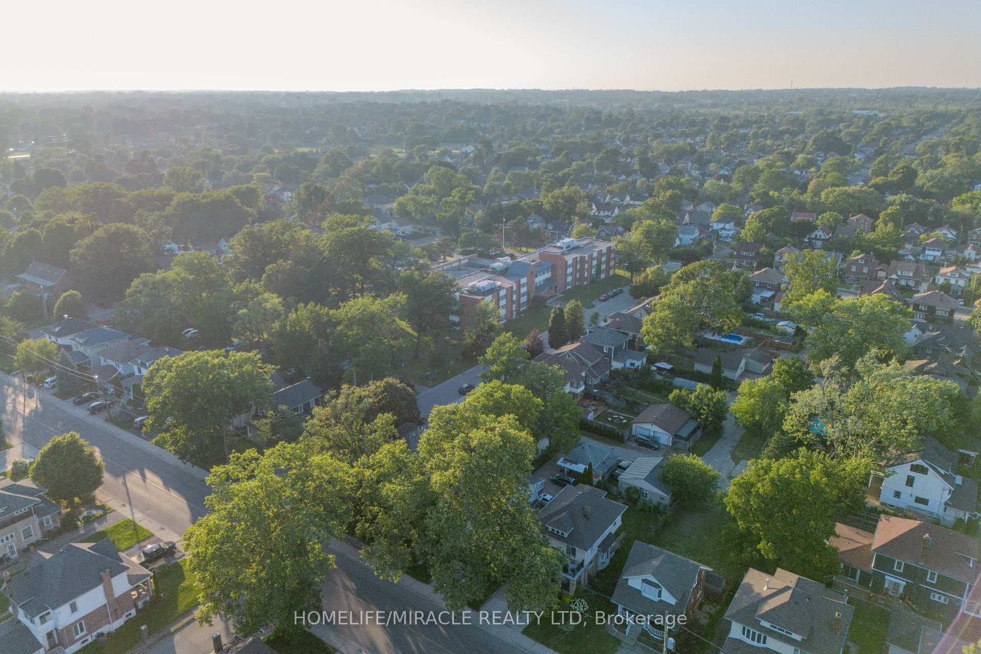 Photo 12 of 5214 Third Avenue, Niagara Falls, Cherrywood — HOMEH