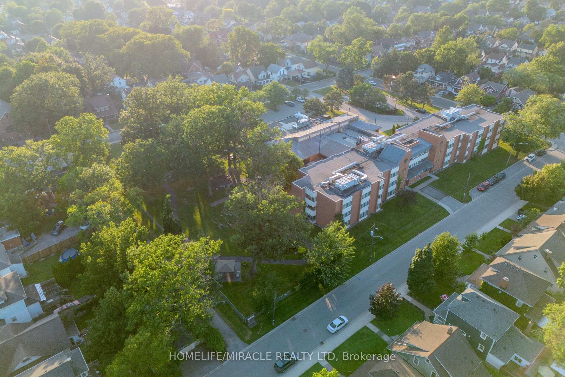 Photo 13 of 5214 Third Avenue, Niagara Falls, Cherrywood — HOMEH