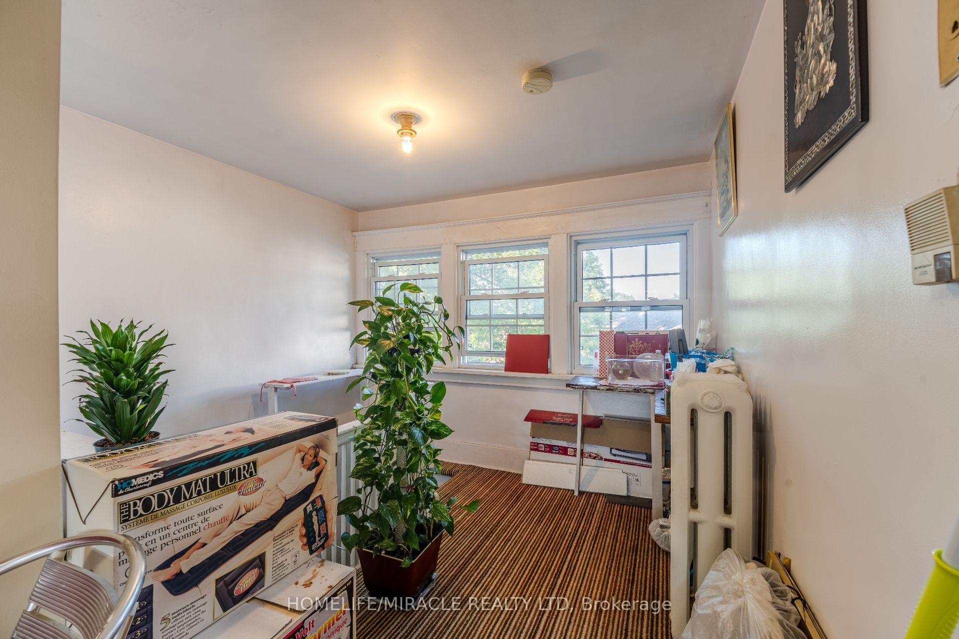 Photo 25 of 5214 Third Avenue, Niagara Falls, Cherrywood — HOMEH