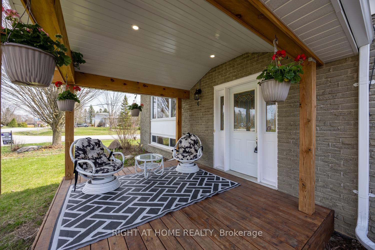 Photo 6 of 17 Crestview Avenue, Scugog, Blackstock — HOMEH