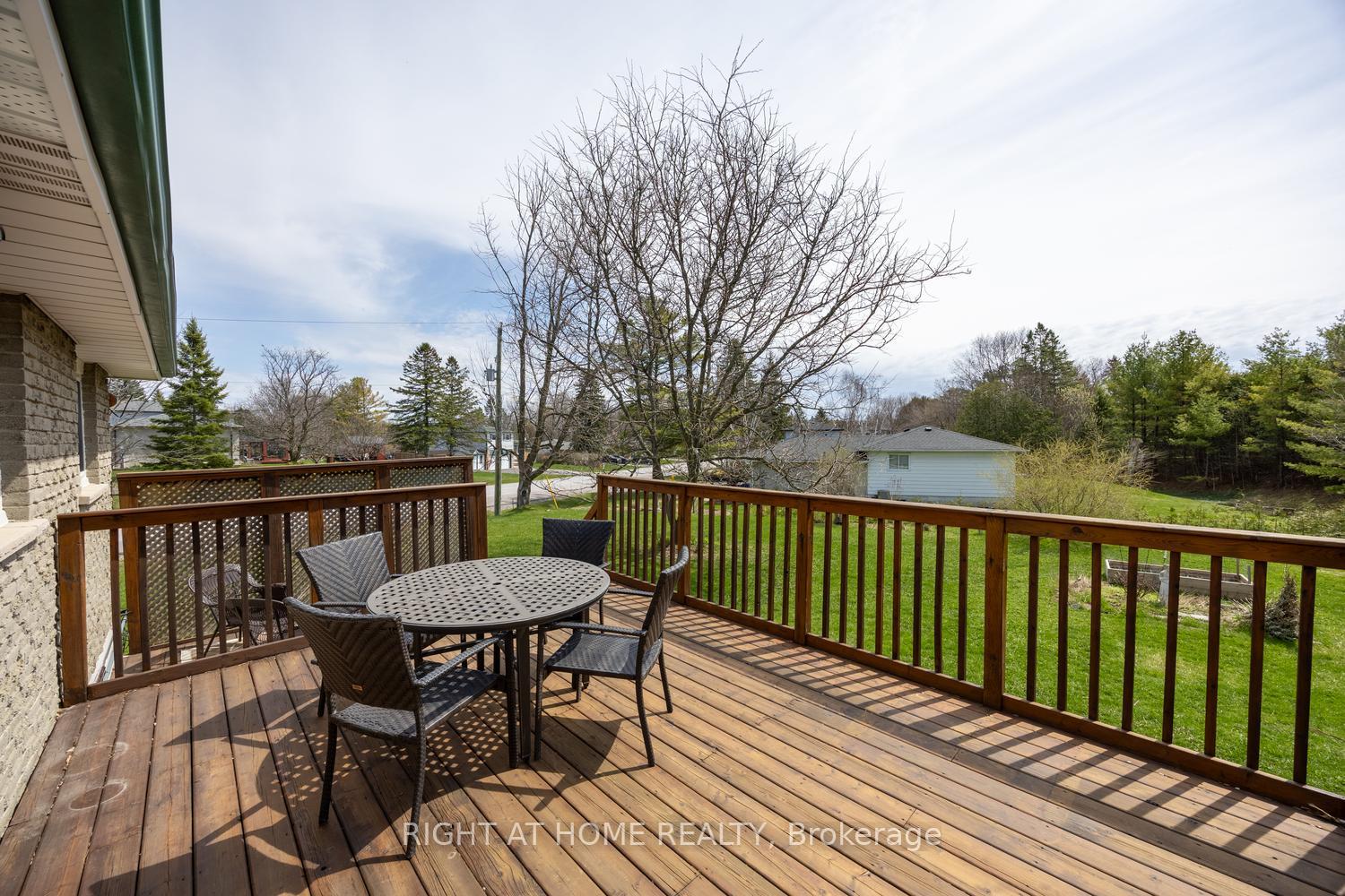 Photo 8 of 17 Crestview Avenue, Scugog, Blackstock — HOMEH