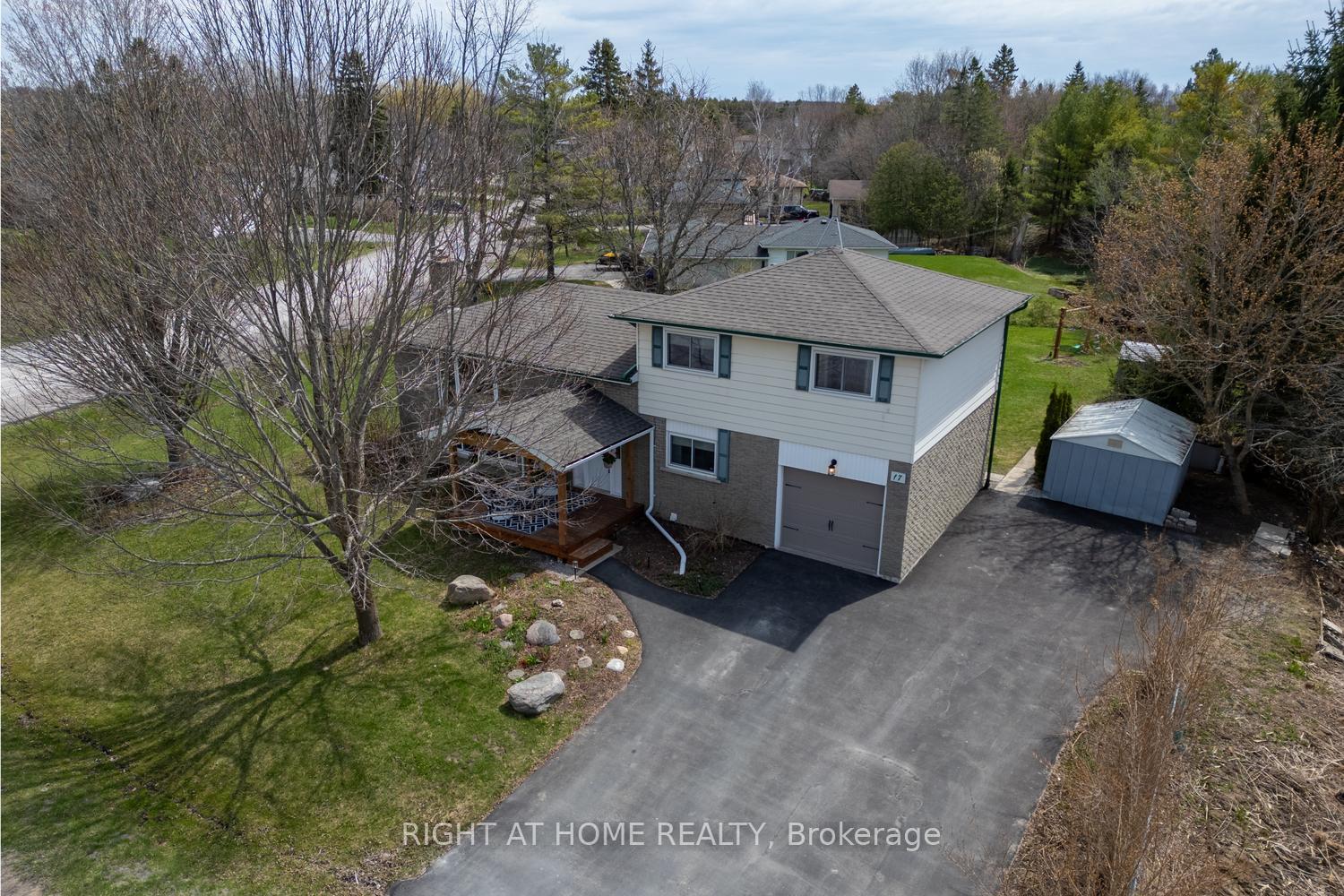 Photo 9 of 17 Crestview Avenue, Scugog, Blackstock — HOMEH