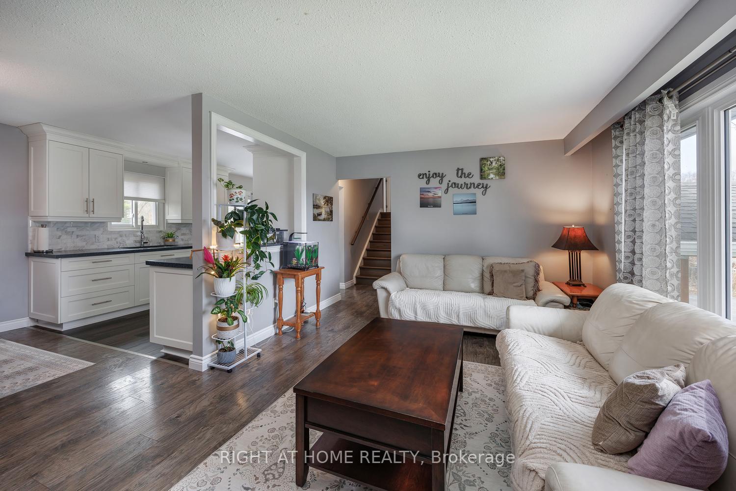 Photo 13 of 17 Crestview Avenue, Scugog, Blackstock — HOMEH