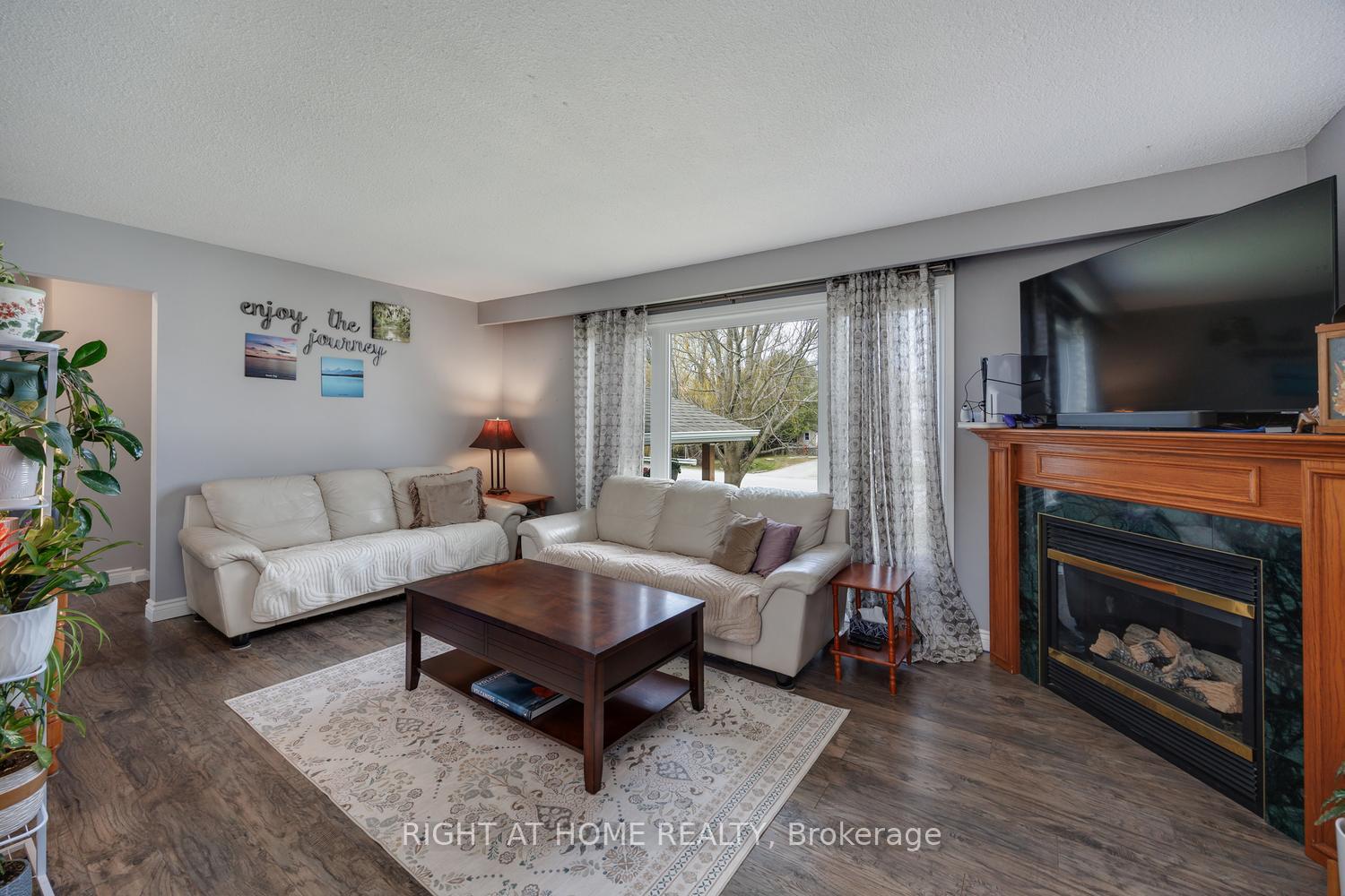 Photo 14 of 17 Crestview Avenue, Scugog, Blackstock — HOMEH