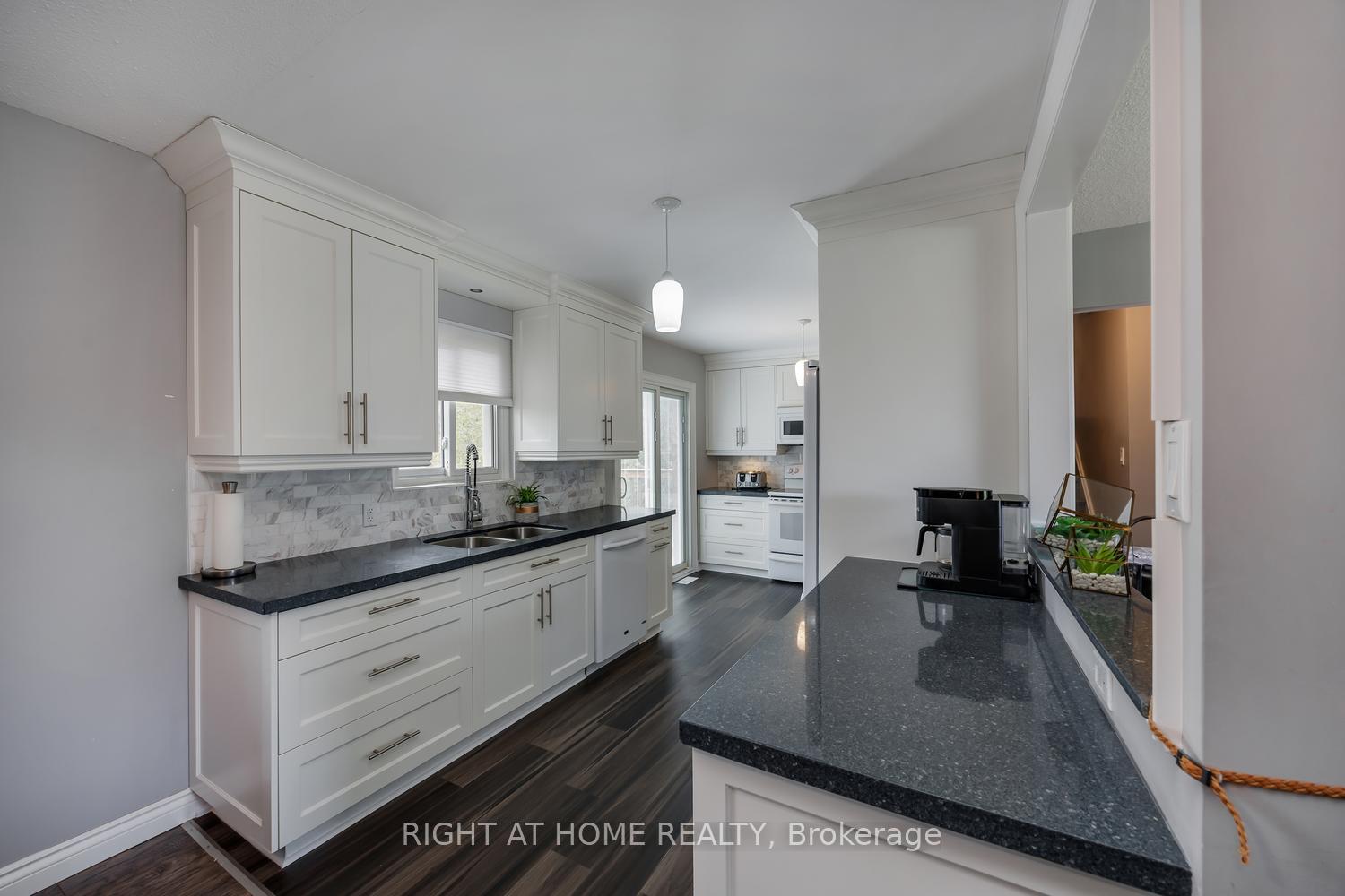 Photo 17 of 17 Crestview Avenue, Scugog, Blackstock — HOMEH