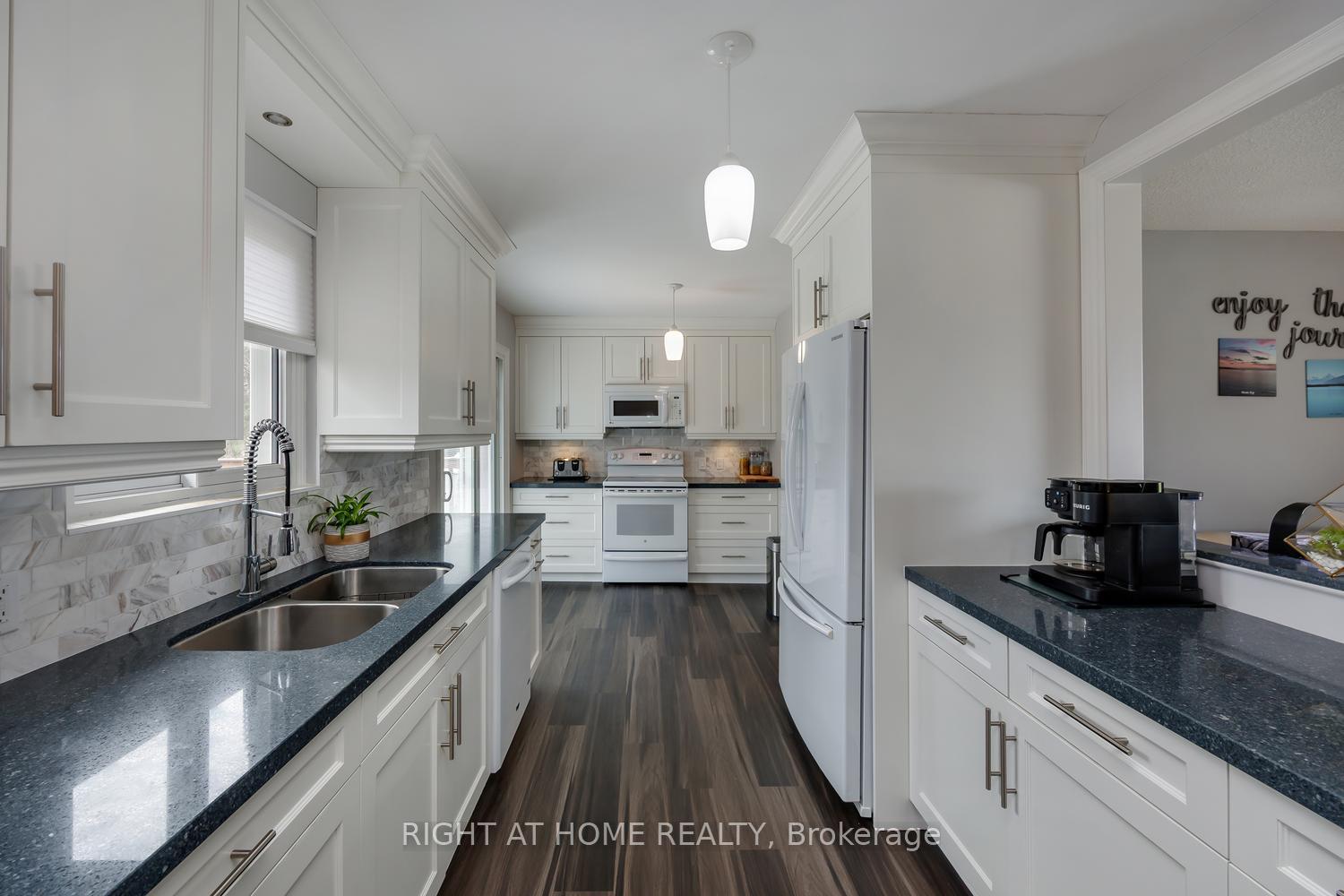 Photo 18 of 17 Crestview Avenue, Scugog, Blackstock — HOMEH