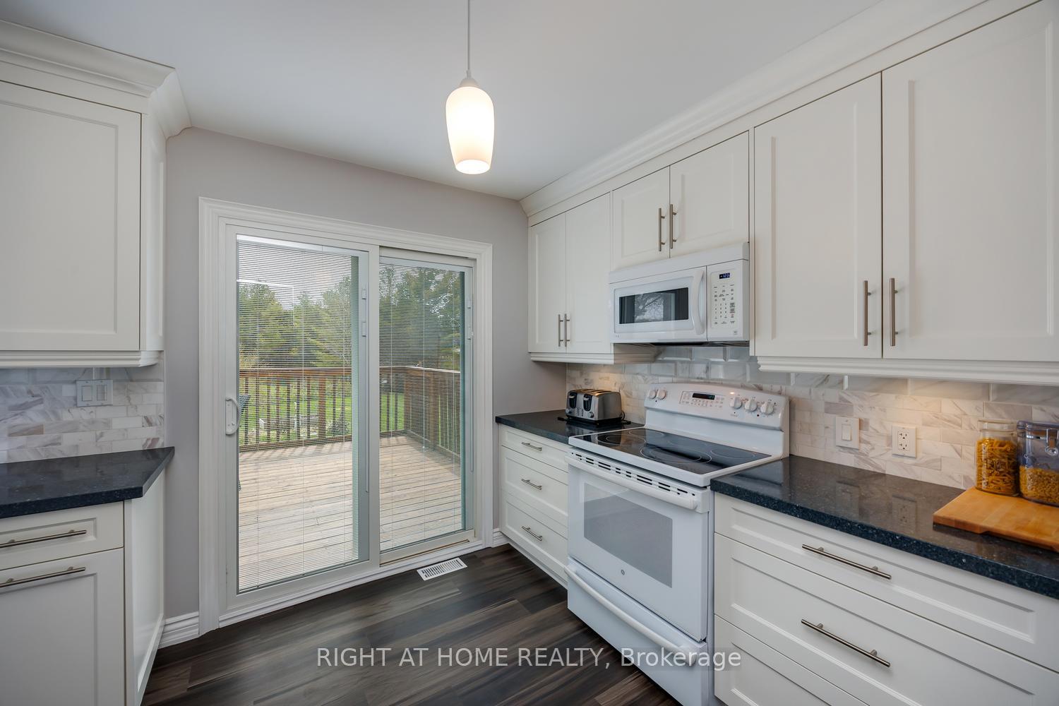 Photo 19 of 17 Crestview Avenue, Scugog, Blackstock — HOMEH