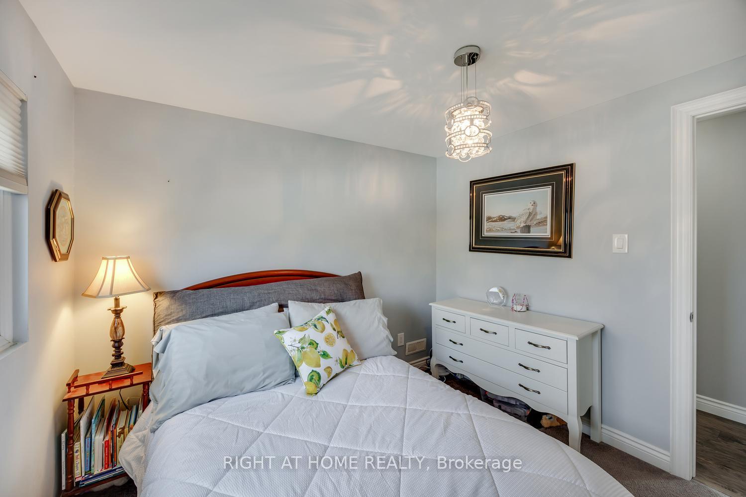 Photo 25 of 17 Crestview Avenue, Scugog, Blackstock — HOMEH