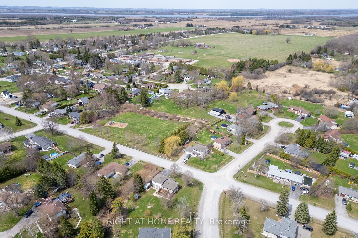 Photo 38 of 17 Crestview Avenue, Scugog, Blackstock — HOMEH