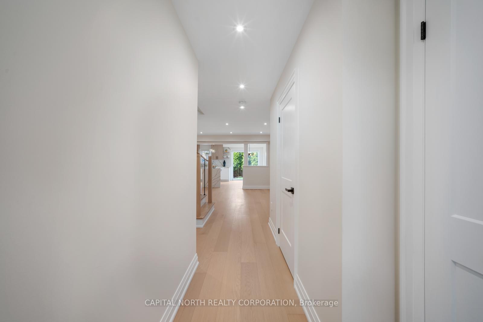 Photo 5 of 231 Venice Gate Drive, Vaughan, Vellore Village — HOMEH