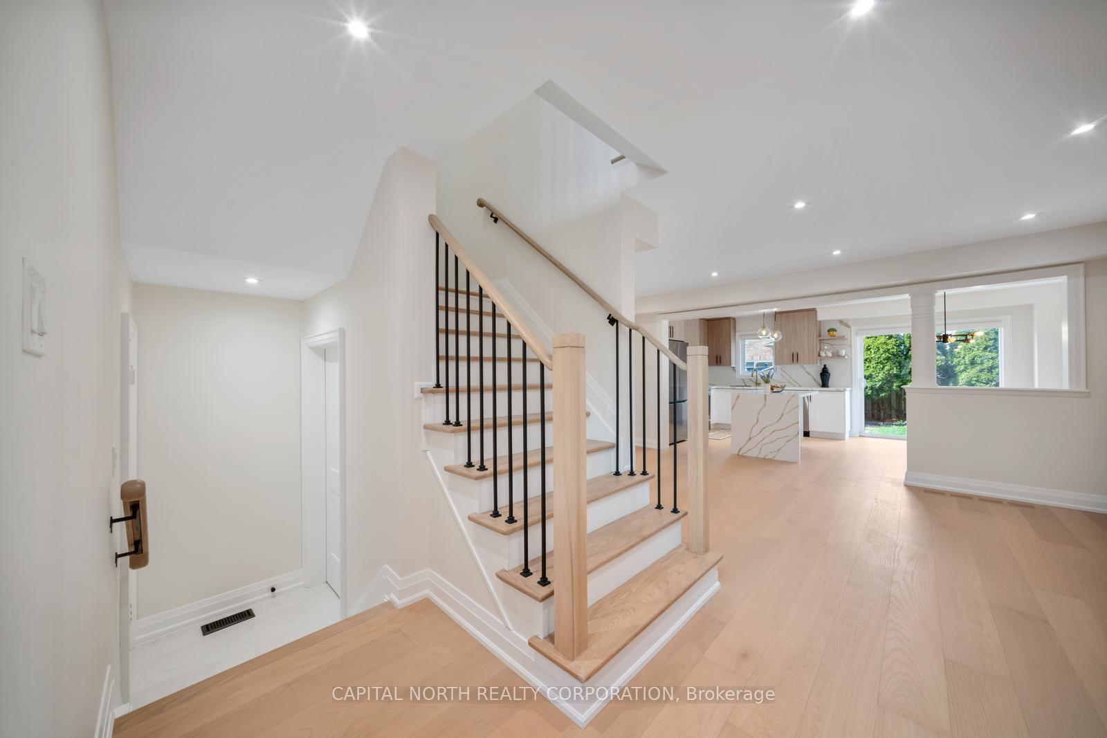 Photo 6 of 231 Venice Gate Drive, Vaughan, Vellore Village — HOMEH