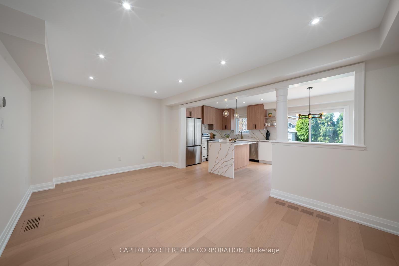 Photo 7 of 231 Venice Gate Drive, Vaughan, Vellore Village — HOMEH