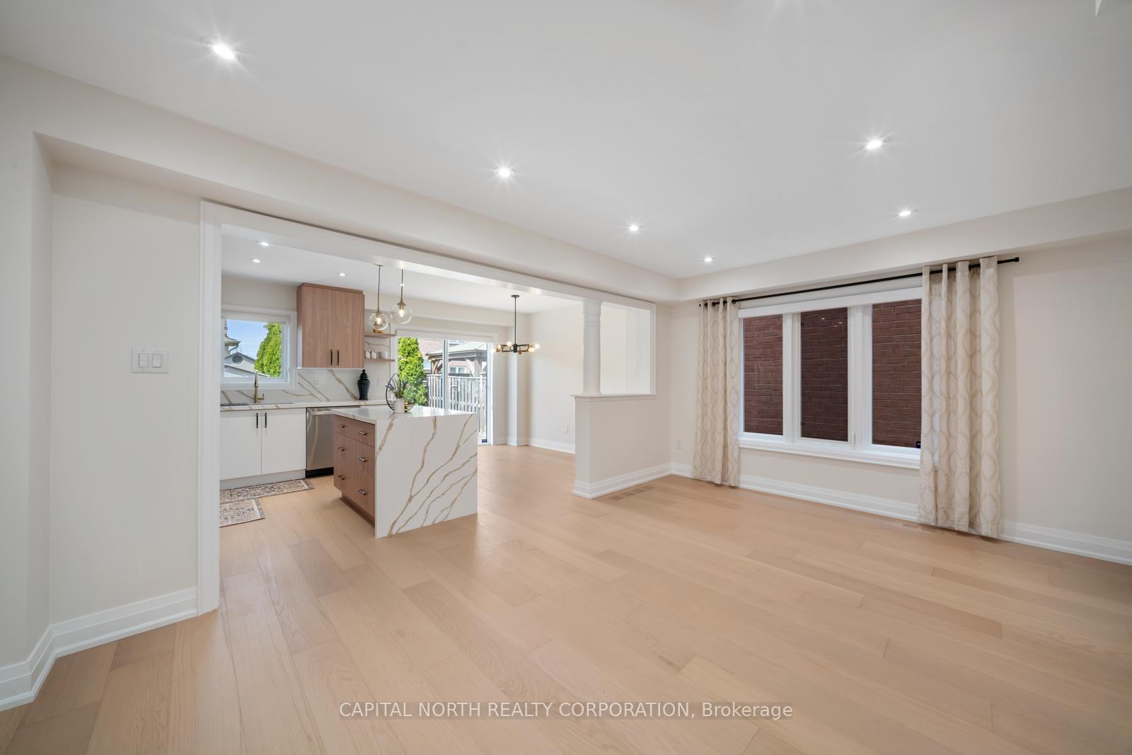 Photo 8 of 231 Venice Gate Drive, Vaughan, Vellore Village — HOMEH