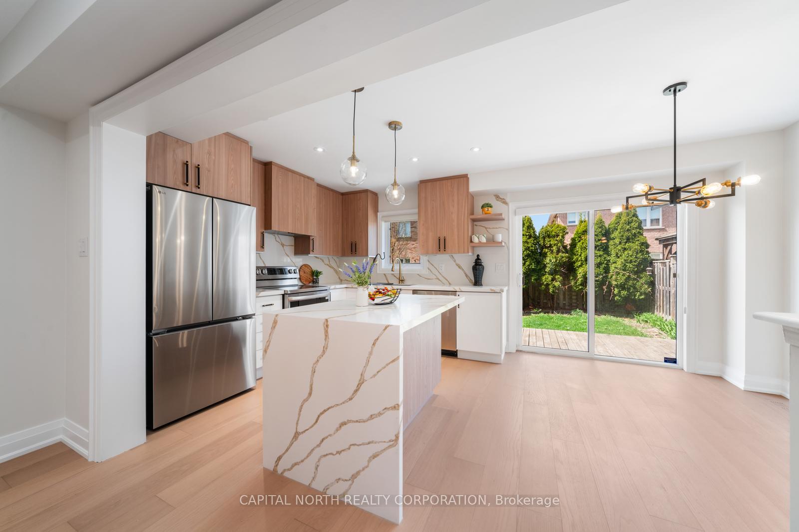 Photo 10 of 231 Venice Gate Drive, Vaughan, Vellore Village — HOMEH