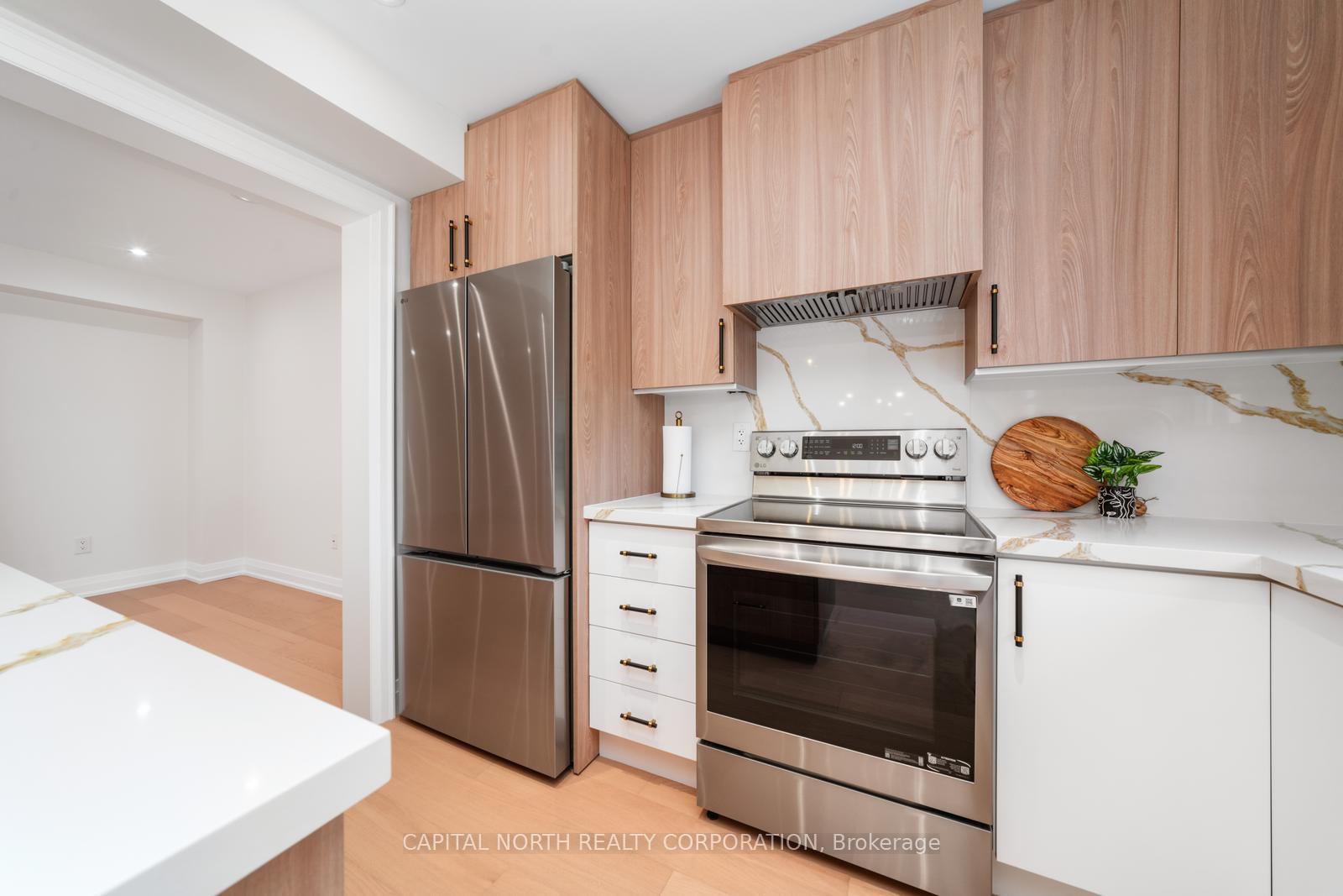 Photo 15 of 231 Venice Gate Drive, Vaughan, Vellore Village — HOMEH