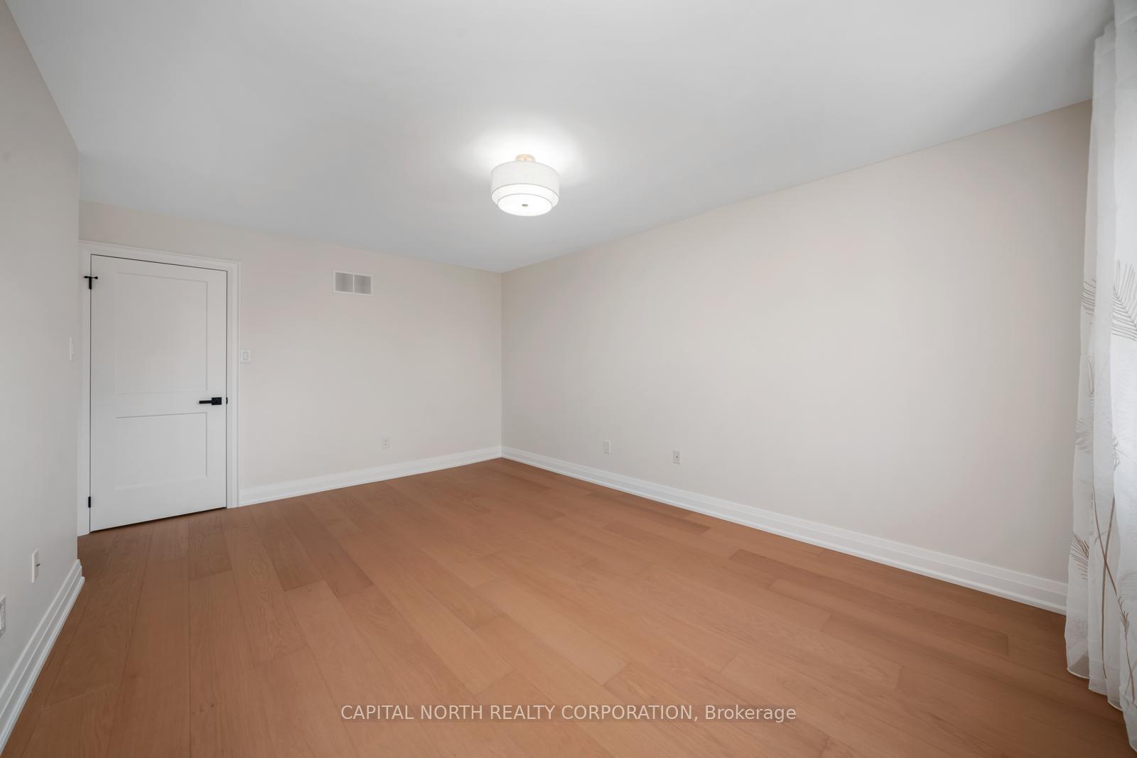 Photo 23 of 231 Venice Gate Drive, Vaughan, Vellore Village — HOMEH