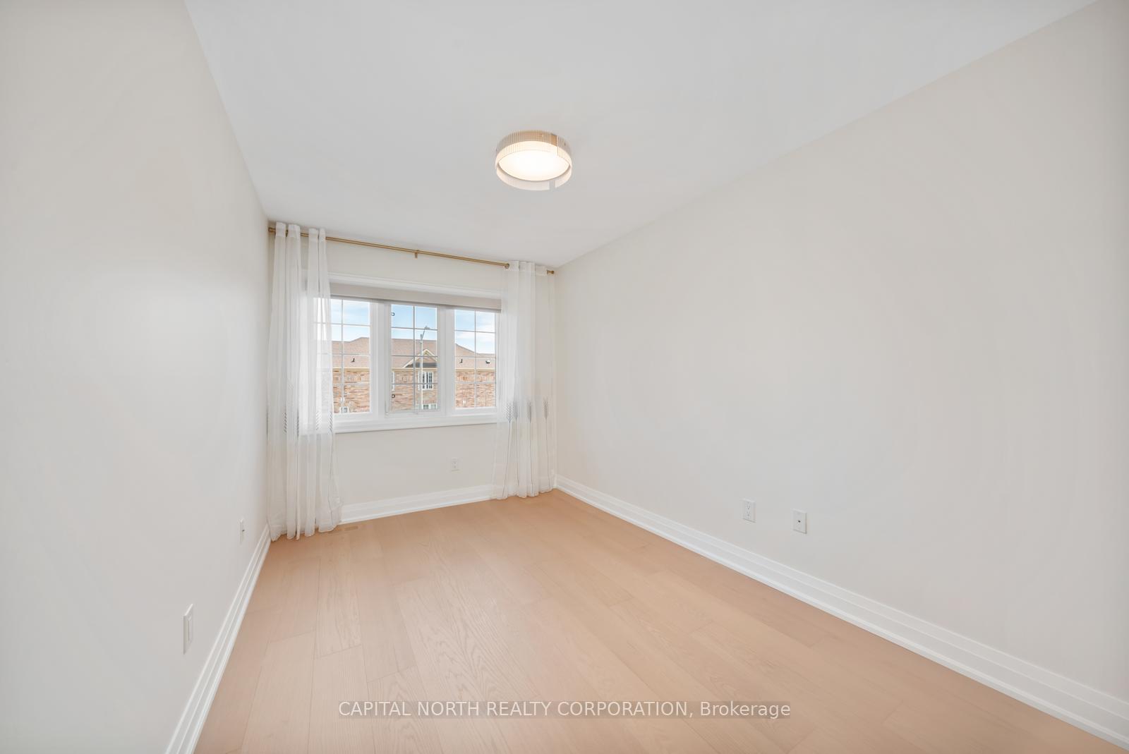 Photo 27 of 231 Venice Gate Drive, Vaughan, Vellore Village — HOMEH