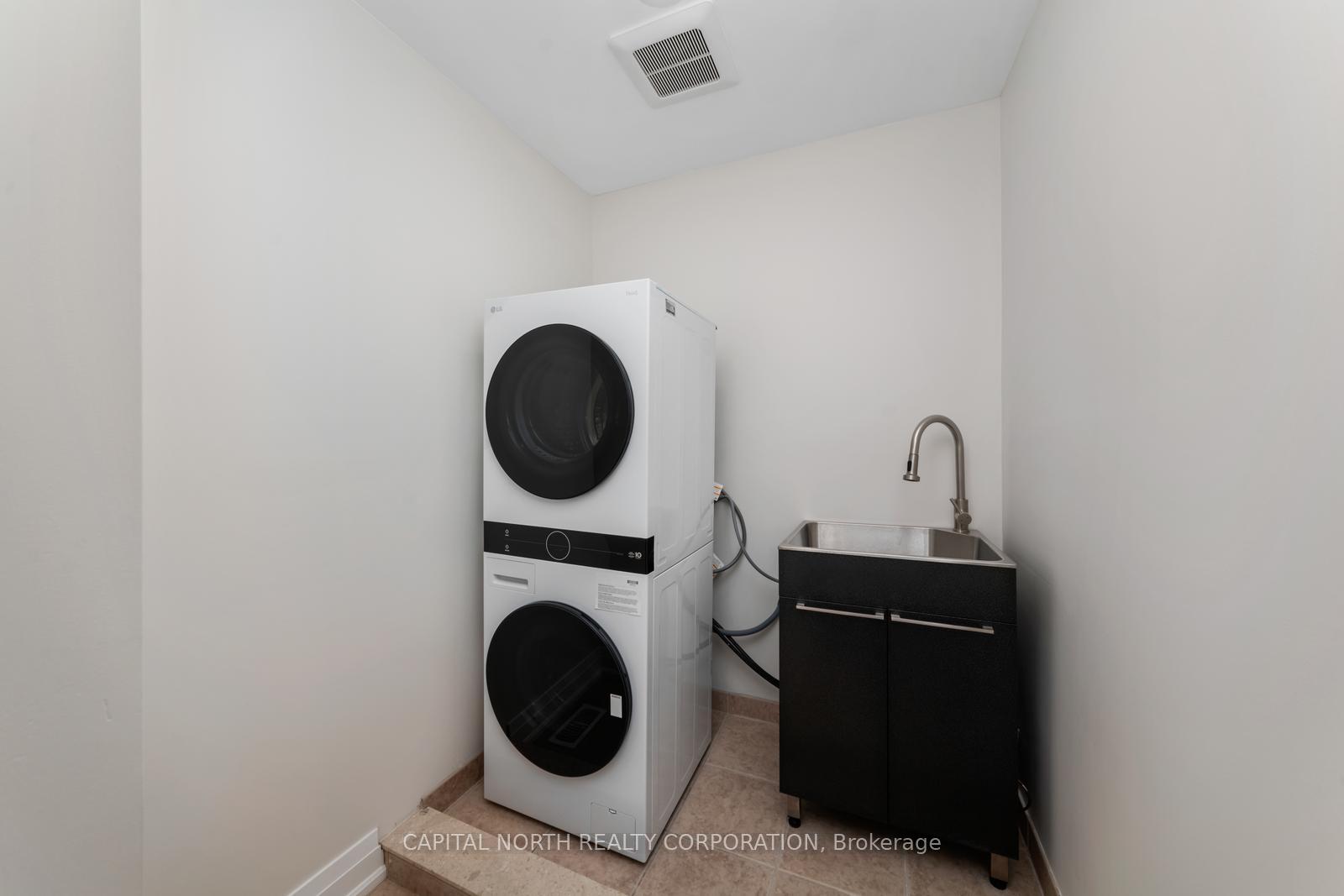 Photo 32 of 231 Venice Gate Drive, Vaughan, Vellore Village — HOMEH