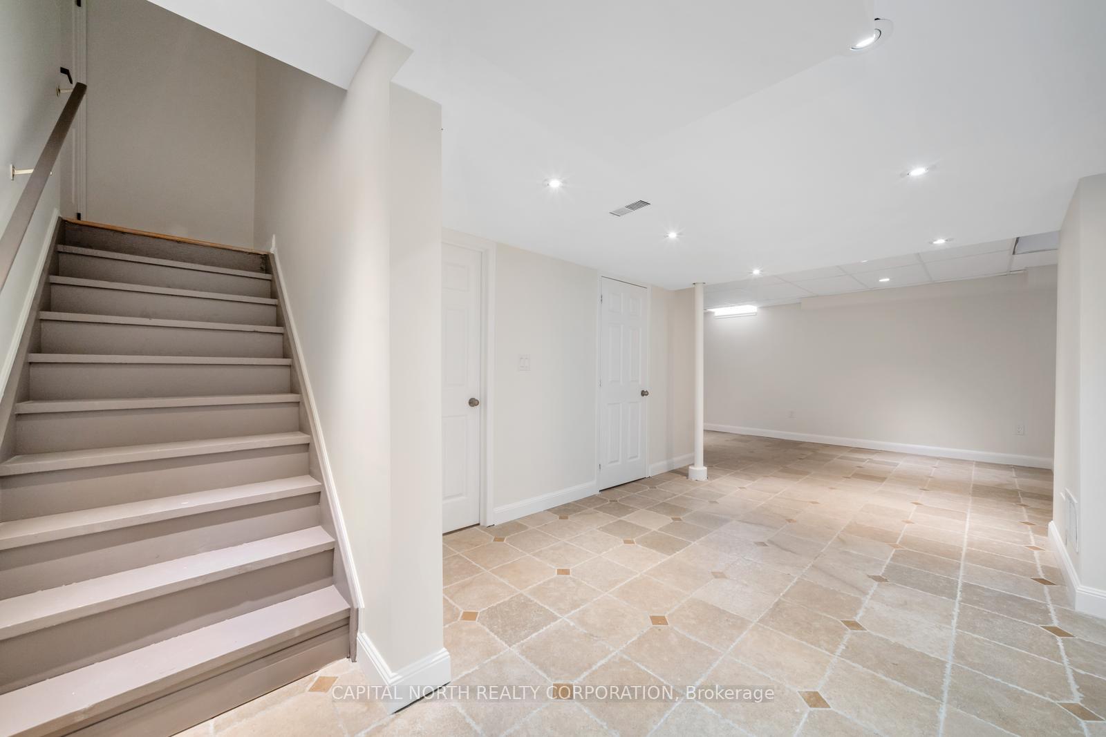 Photo 33 of 231 Venice Gate Drive, Vaughan, Vellore Village — HOMEH