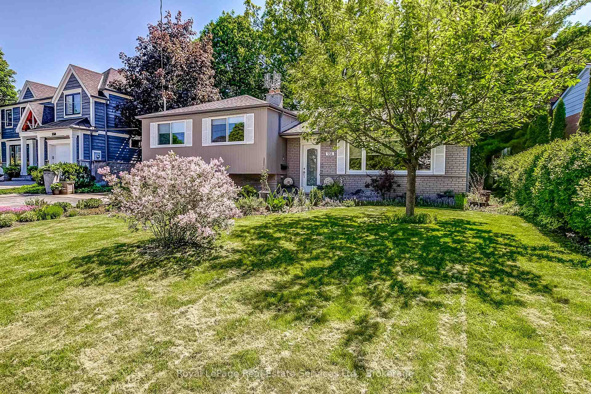 Photo 2 of 556 Trafford Crescent, Oakville, West — HOMEH