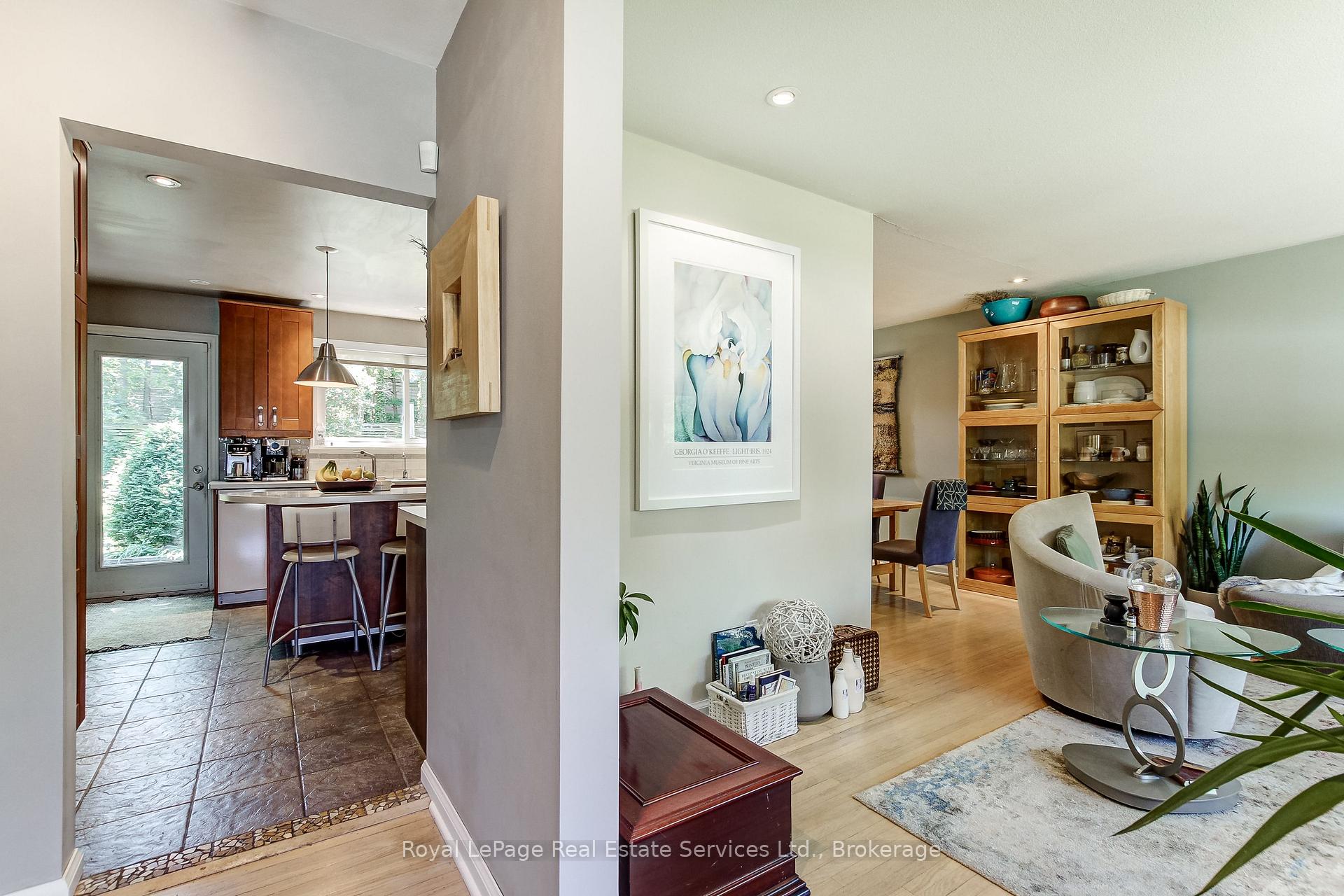 Photo 6 of 556 Trafford Crescent, Oakville, West — HOMEH