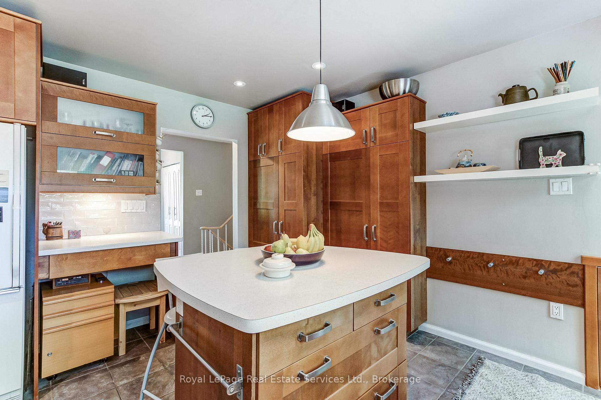 Photo 16 of 556 Trafford Crescent, Oakville, West — HOMEH
