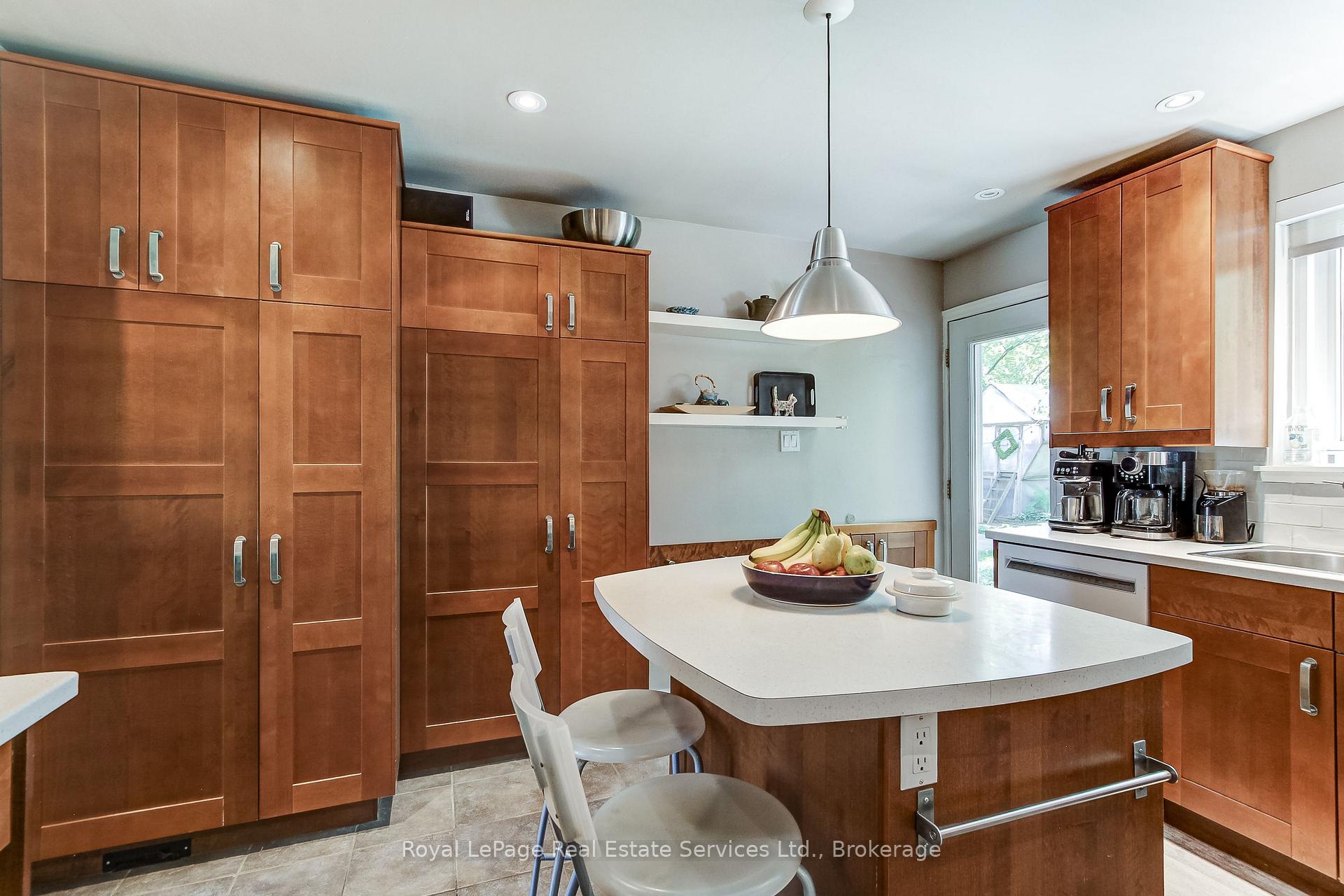 Photo 17 of 556 Trafford Crescent, Oakville, West — HOMEH