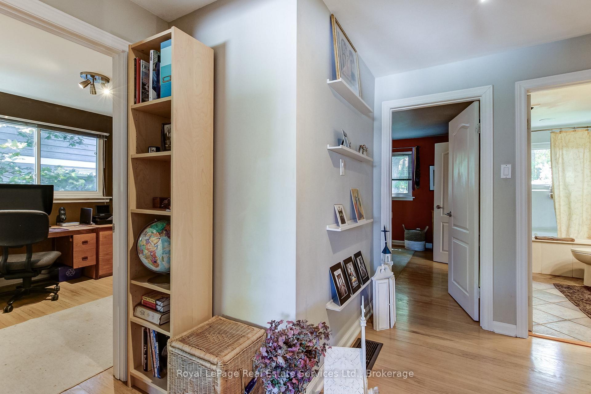 Photo 18 of 556 Trafford Crescent, Oakville, West — HOMEH