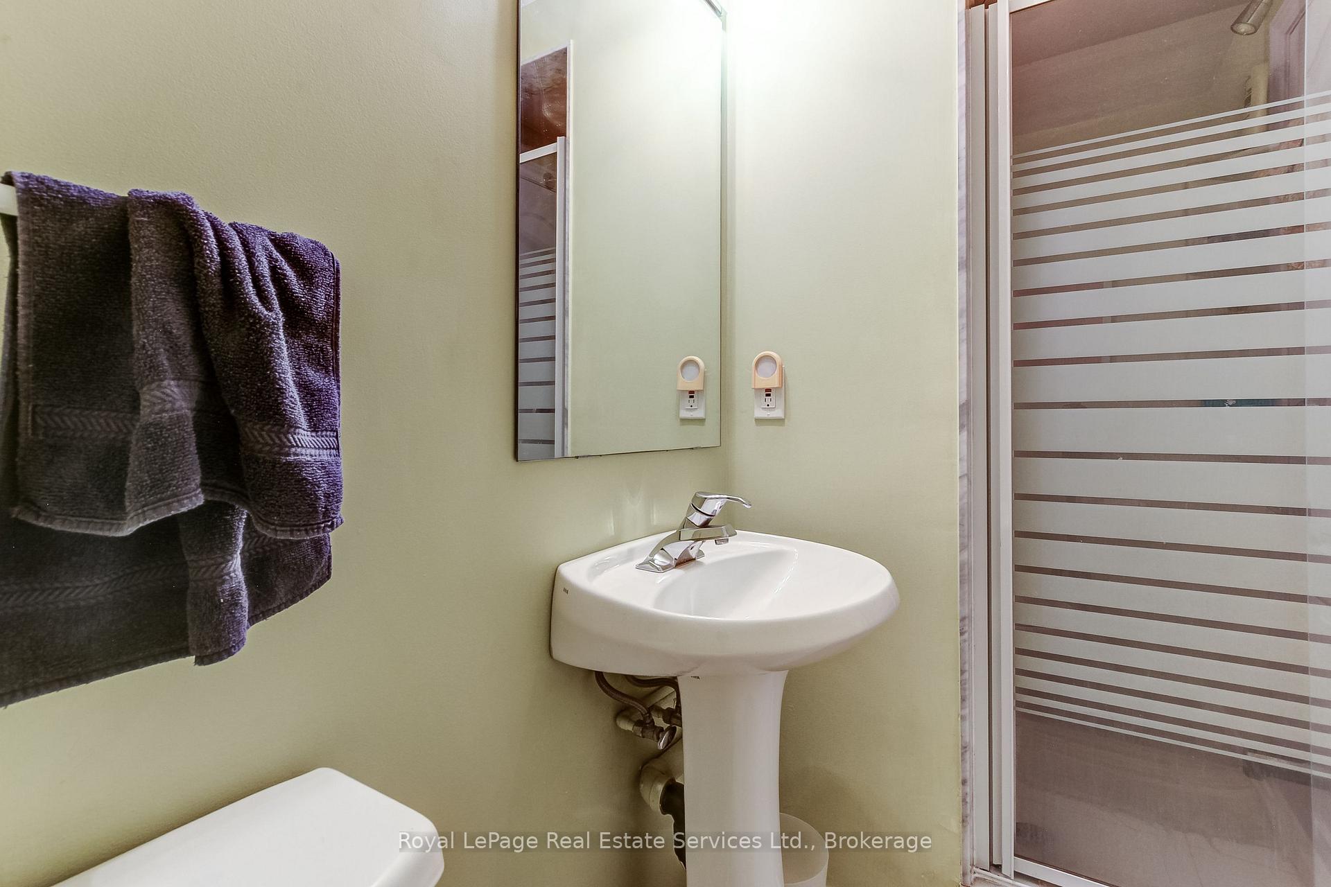 Photo 34 of 556 Trafford Crescent, Oakville, West — HOMEH