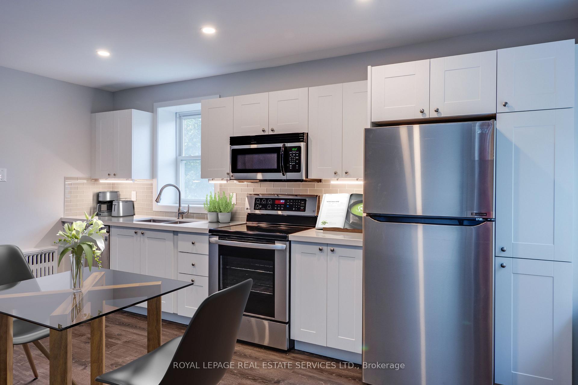 Photo 3 of Unit 102, 18 Anglesey Boulevard, Etobicoke, Edenbridge-Humber Valley — HOMEH