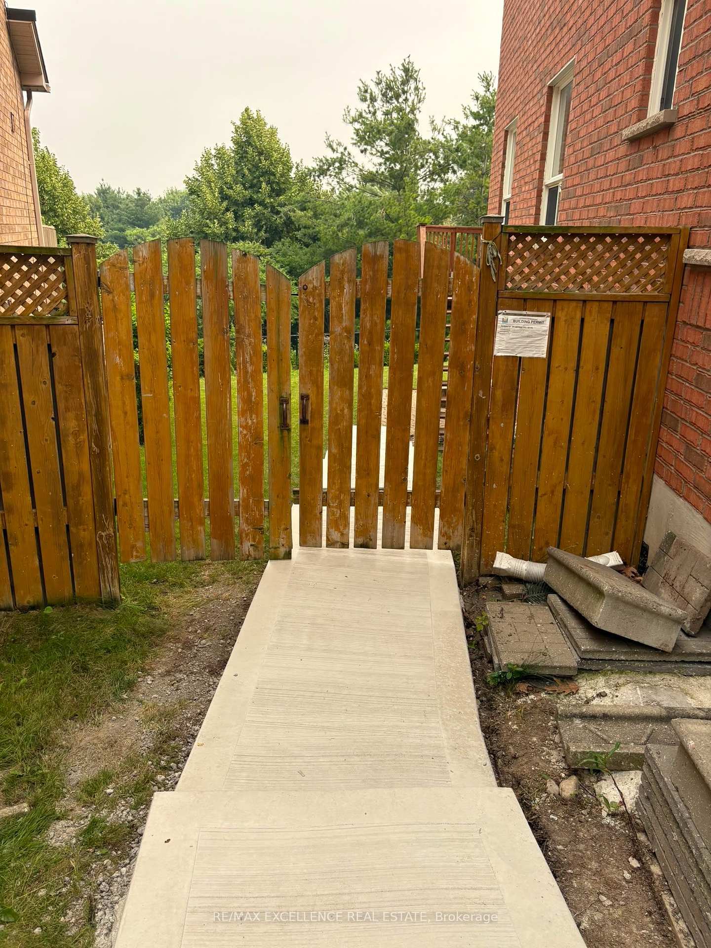 Photo 2 of Unit Basement, 38 Dells Crescent, Brampton, Fletcher's Meadow — HOMEH