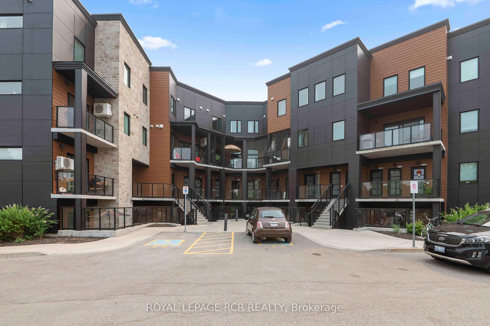 Photo 3 of Unit 102, 17 Centre Street, Orangeville — HOMEH