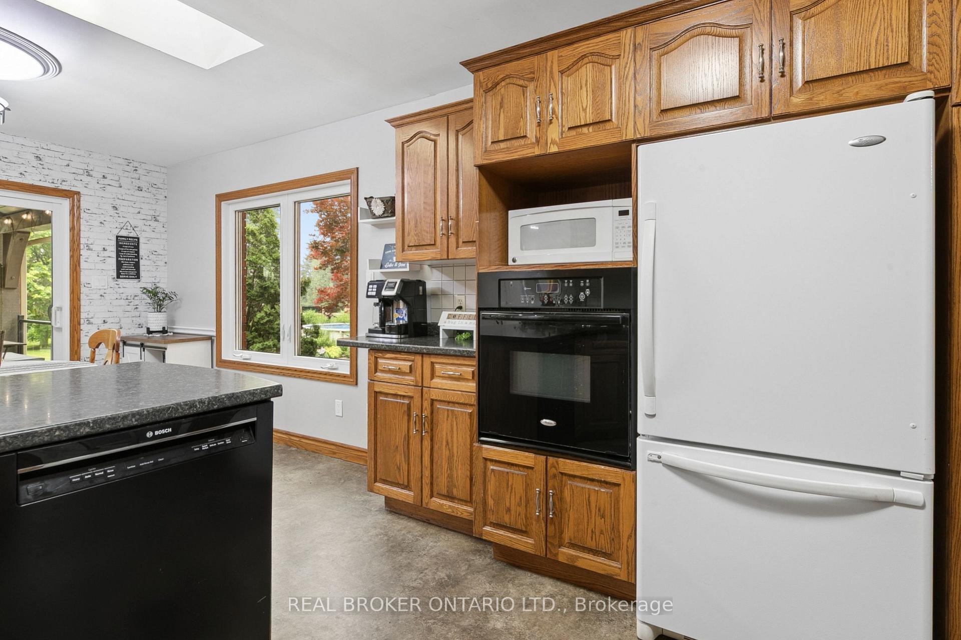 Photo 12 of 7323 Sideroad 15, Rr1 Road, Mapleton, Rural Mapleton — HOMEH