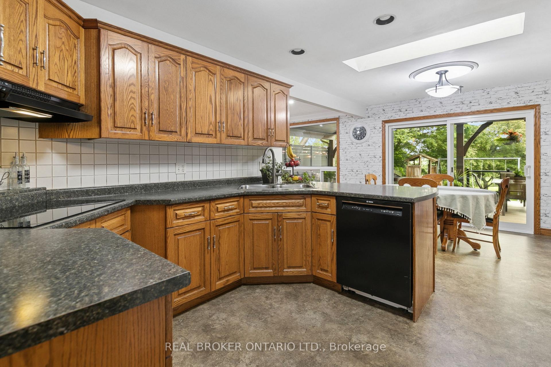 Photo 13 of 7323 Sideroad 15, Rr1 Road, Mapleton, Rural Mapleton — HOMEH