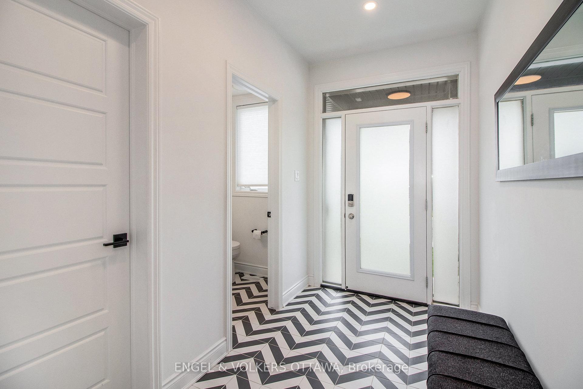 Photo 2 of 1031 Curraglass Walk, Ottawa, Stittsville (North) — HOMEH