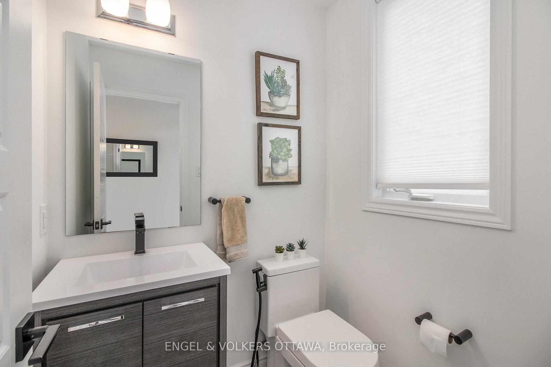 Photo 3 of 1031 Curraglass Walk, Ottawa, Stittsville (North) — HOMEH