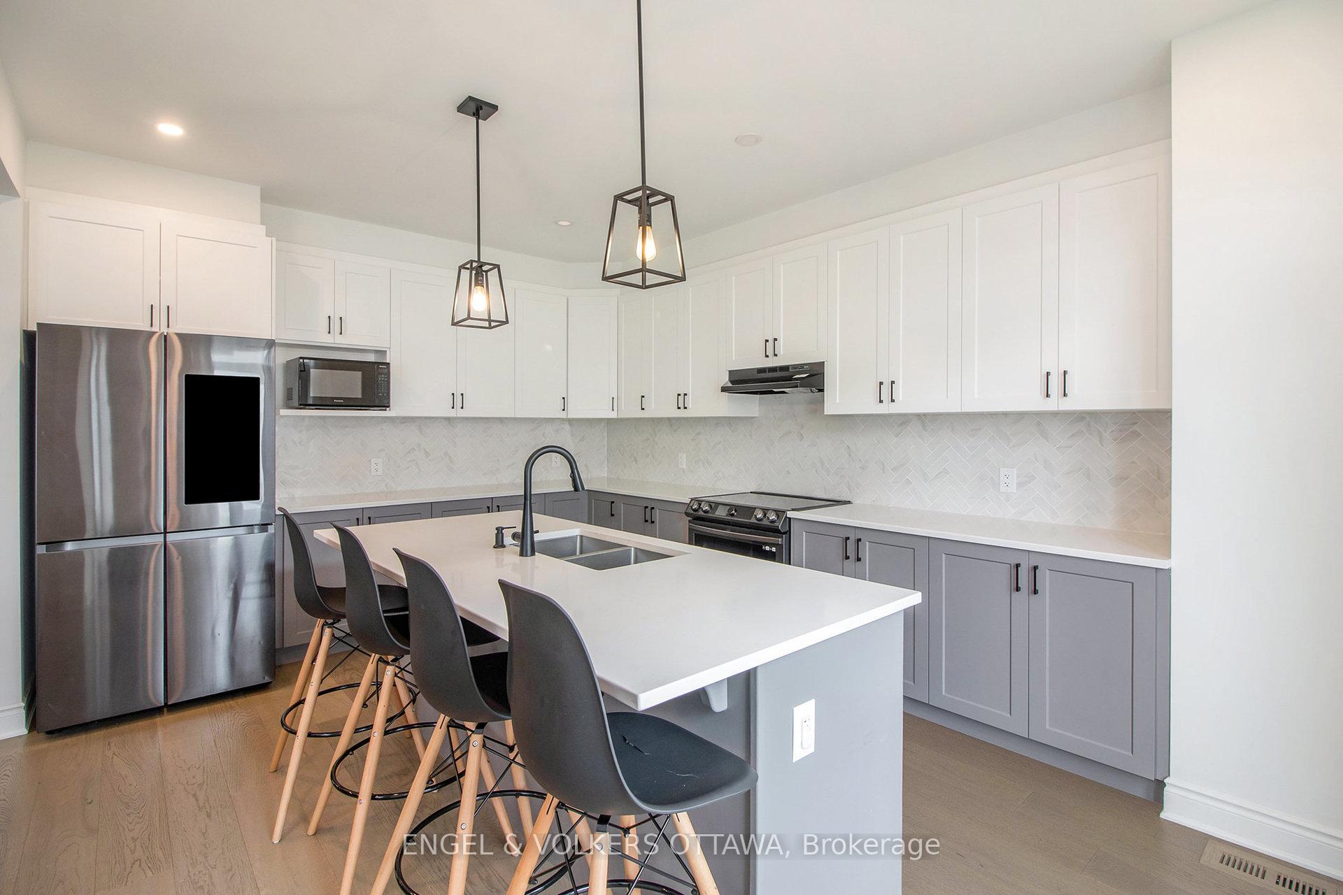 Photo 9 of 1031 Curraglass Walk, Ottawa, Stittsville (North) — HOMEH