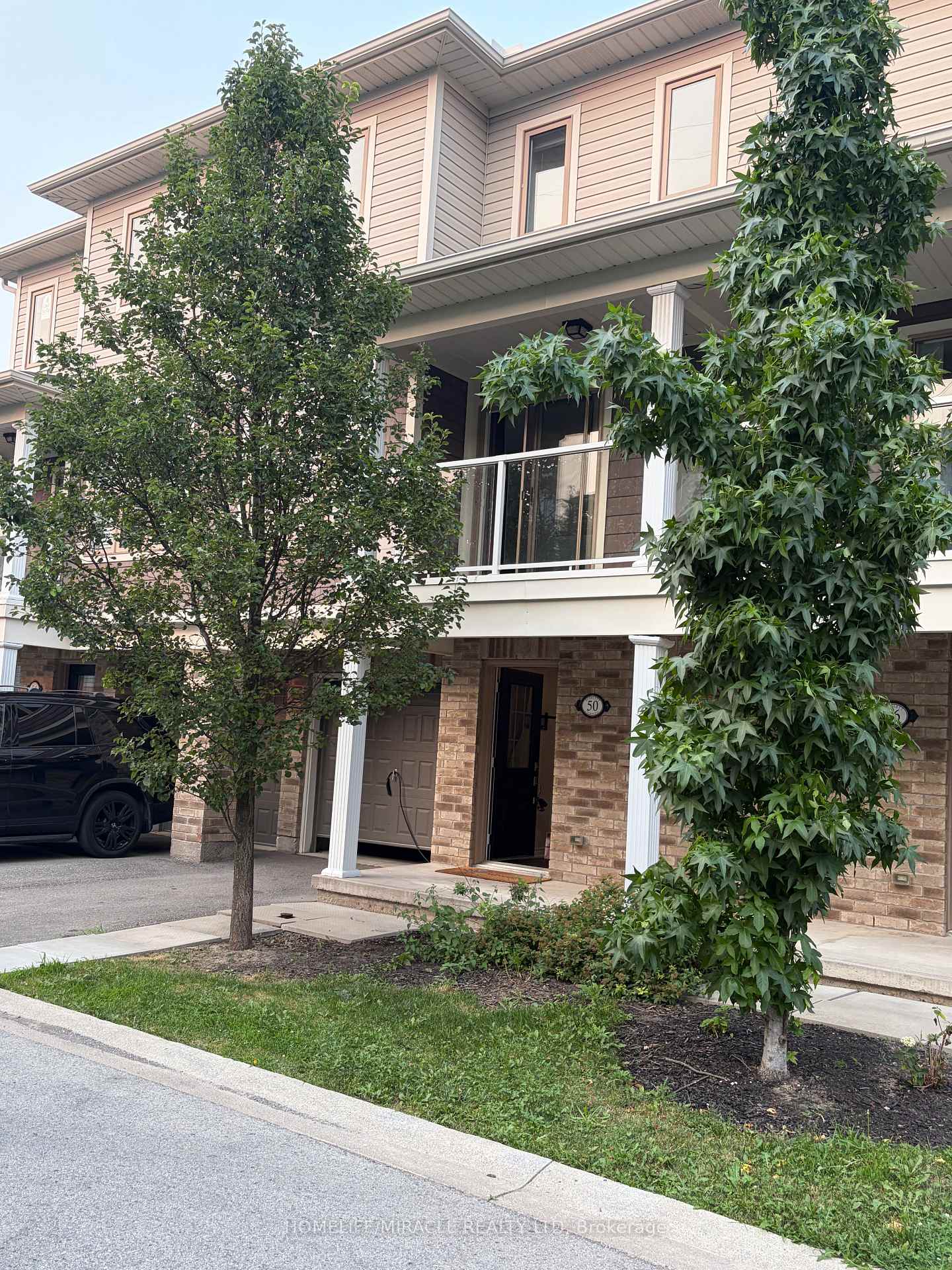 Photo 2 of Unit 7, 50 Scarlett Common, St. Catharines, Secord Woods — HOMEH