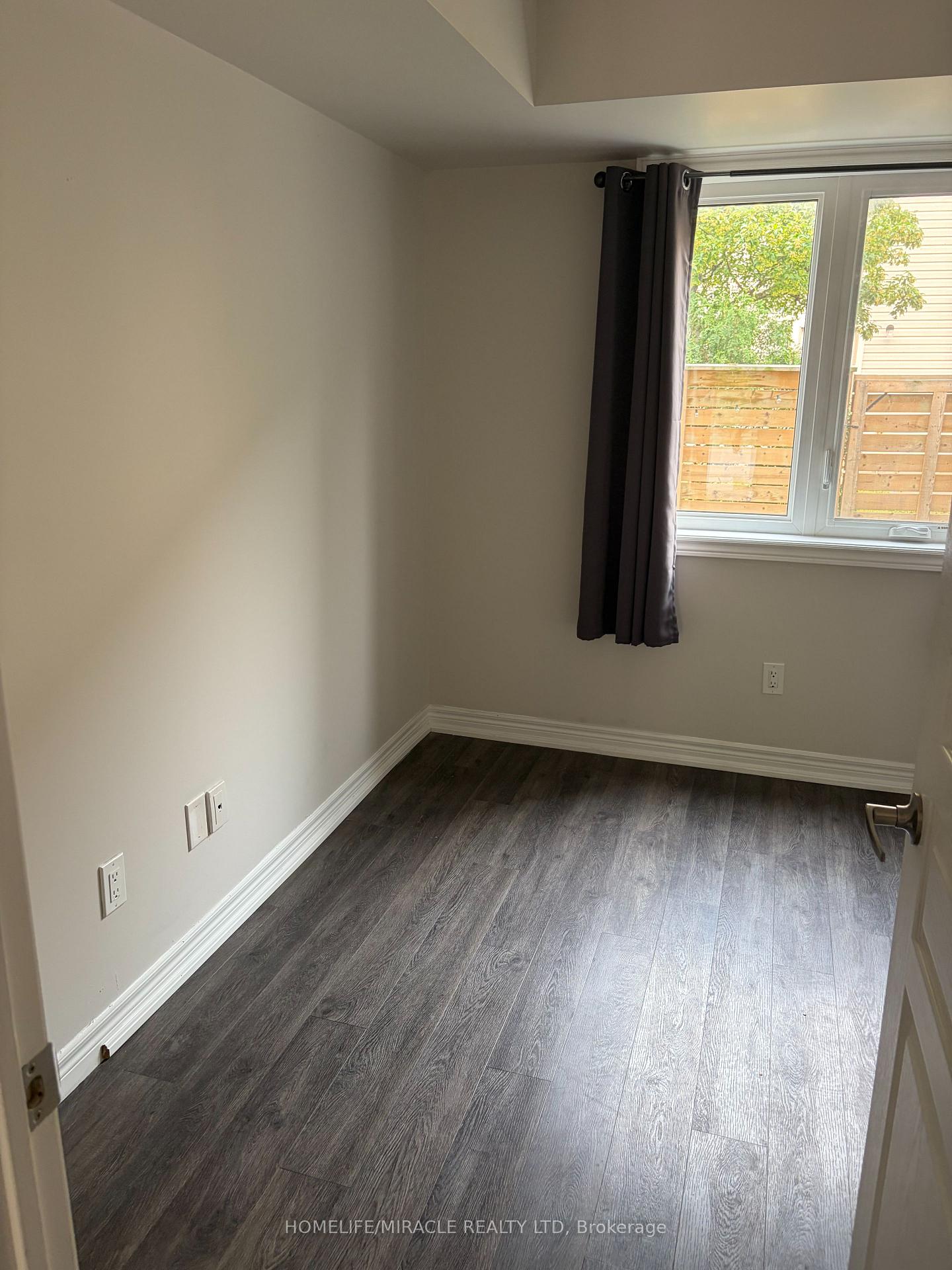 Photo 6 of Unit 7, 50 Scarlett Common, St. Catharines, Secord Woods — HOMEH