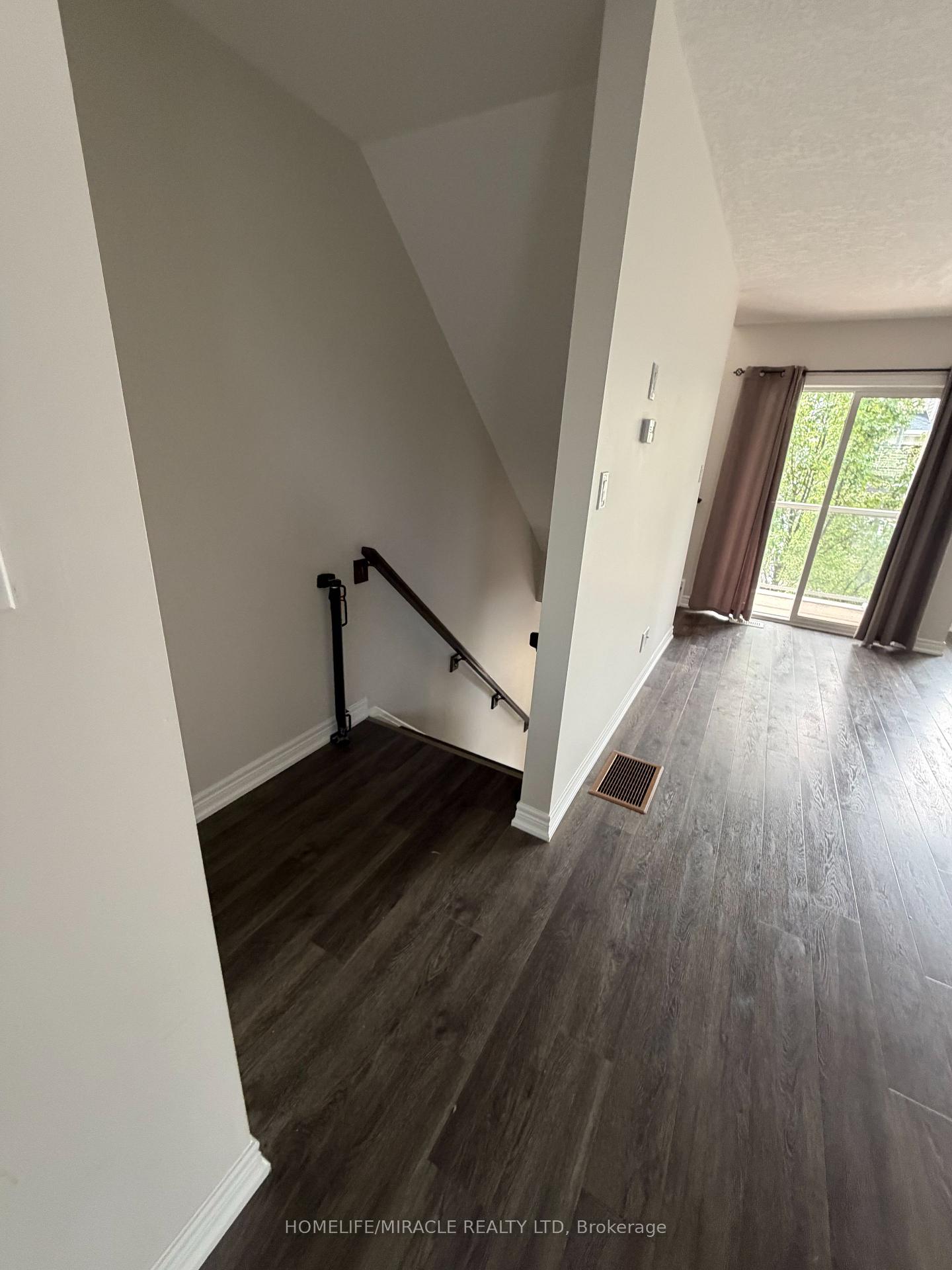 Photo 11 of Unit 7, 50 Scarlett Common, St. Catharines, Secord Woods — HOMEH