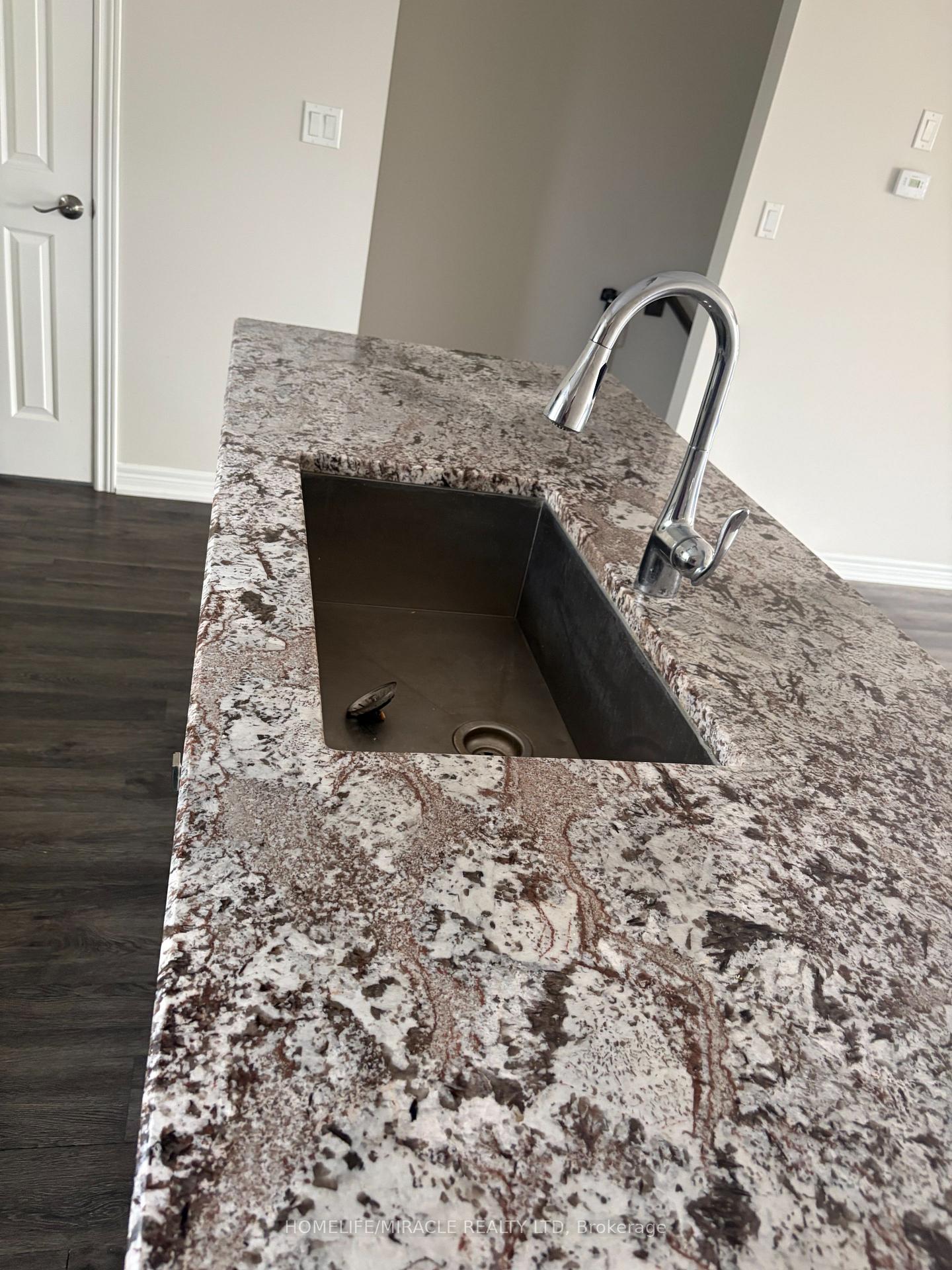 Photo 19 of Unit 7, 50 Scarlett Common, St. Catharines, Secord Woods — HOMEH