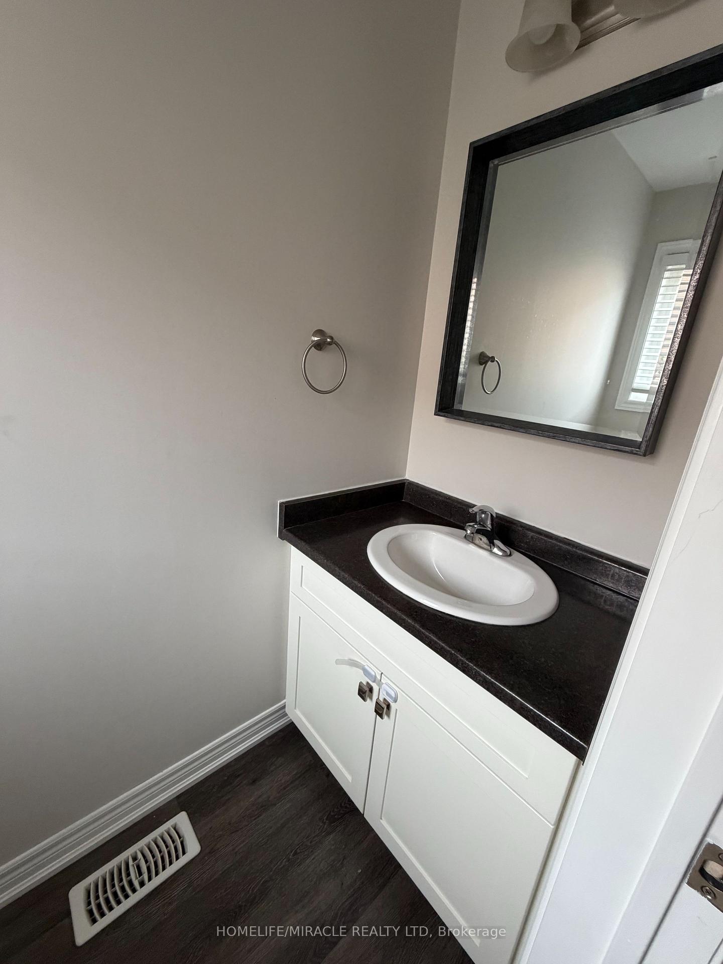 Photo 25 of Unit 7, 50 Scarlett Common, St. Catharines, Secord Woods — HOMEH