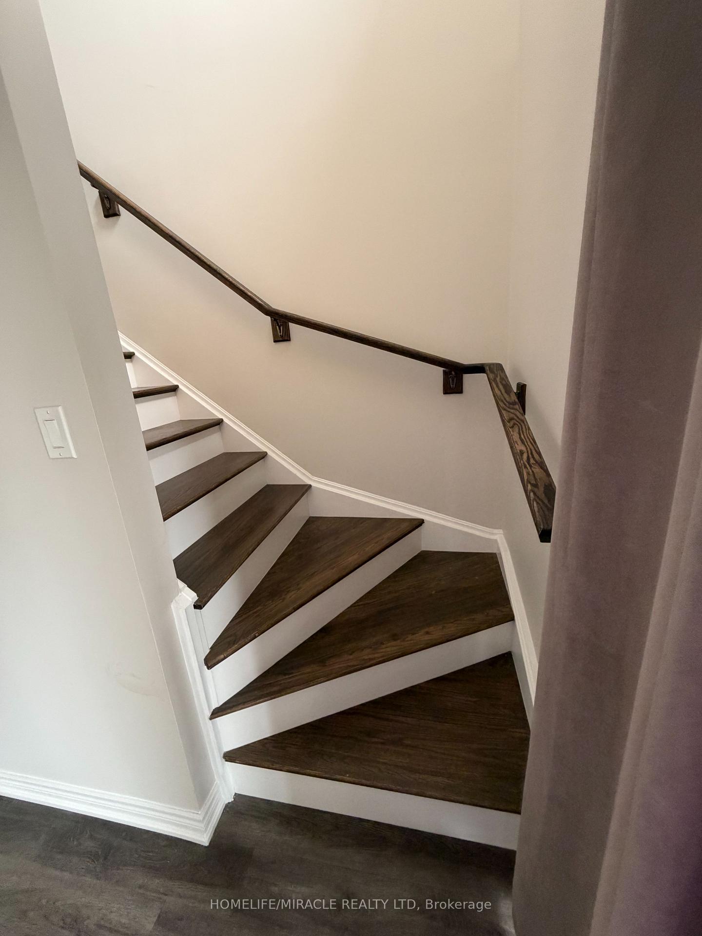 Photo 26 of Unit 7, 50 Scarlett Common, St. Catharines, Secord Woods — HOMEH