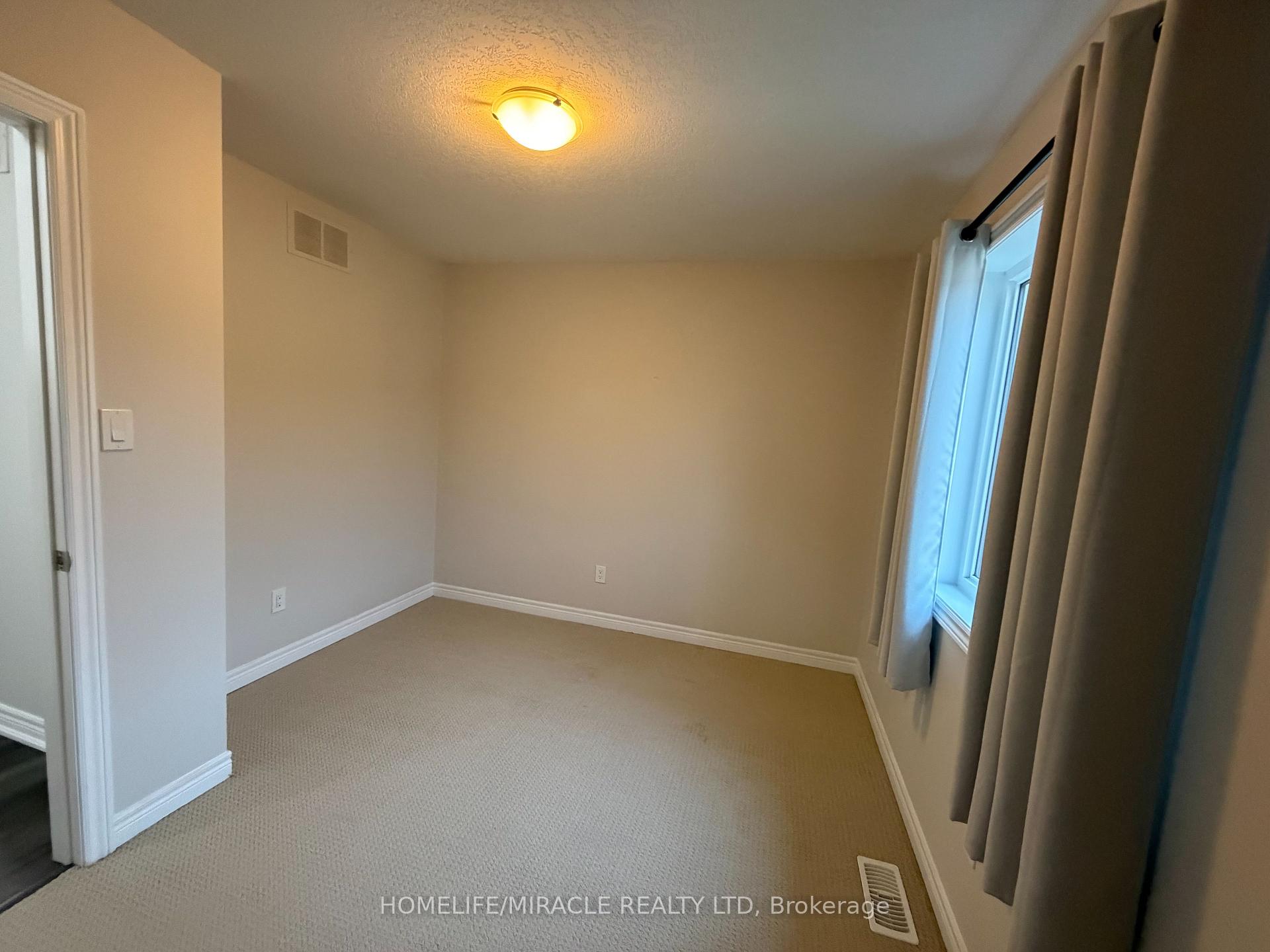 Photo 37 of Unit 7, 50 Scarlett Common, St. Catharines, Secord Woods — HOMEH