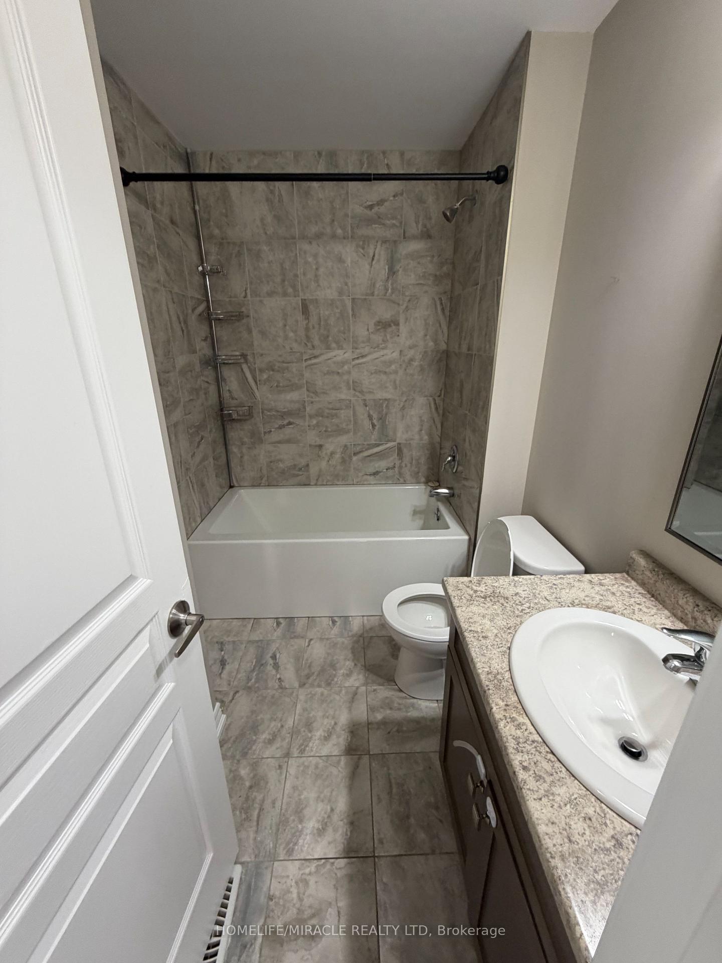 Photo 41 of Unit 7, 50 Scarlett Common, St. Catharines, Secord Woods — HOMEH