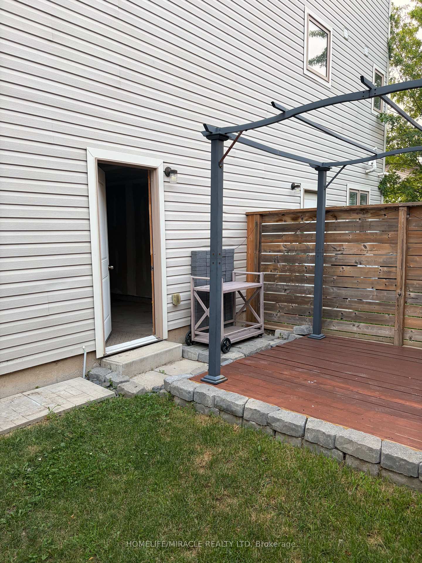 Photo 44 of Unit 7, 50 Scarlett Common, St. Catharines, Secord Woods — HOMEH