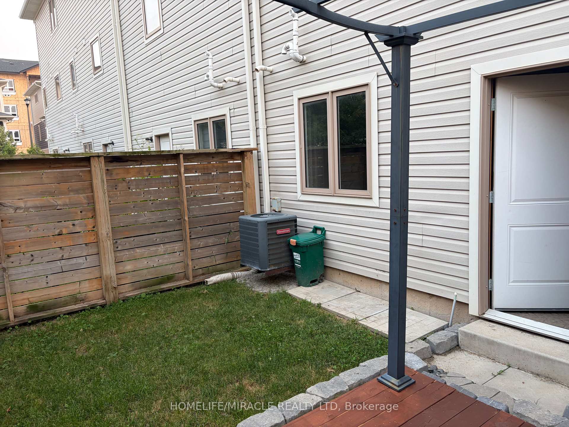 Photo 45 of Unit 7, 50 Scarlett Common, St. Catharines, Secord Woods — HOMEH